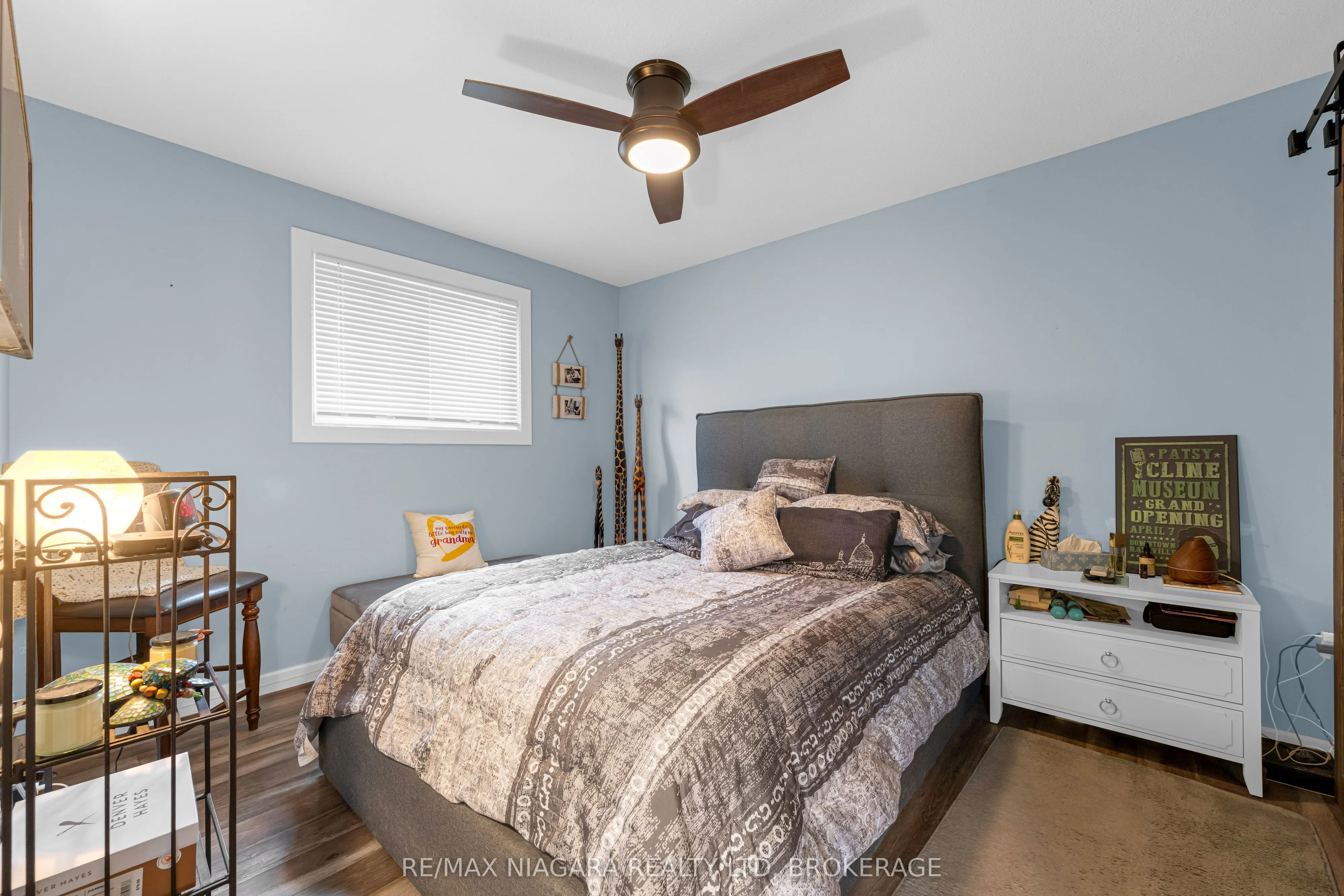 86 Leaside Drive
