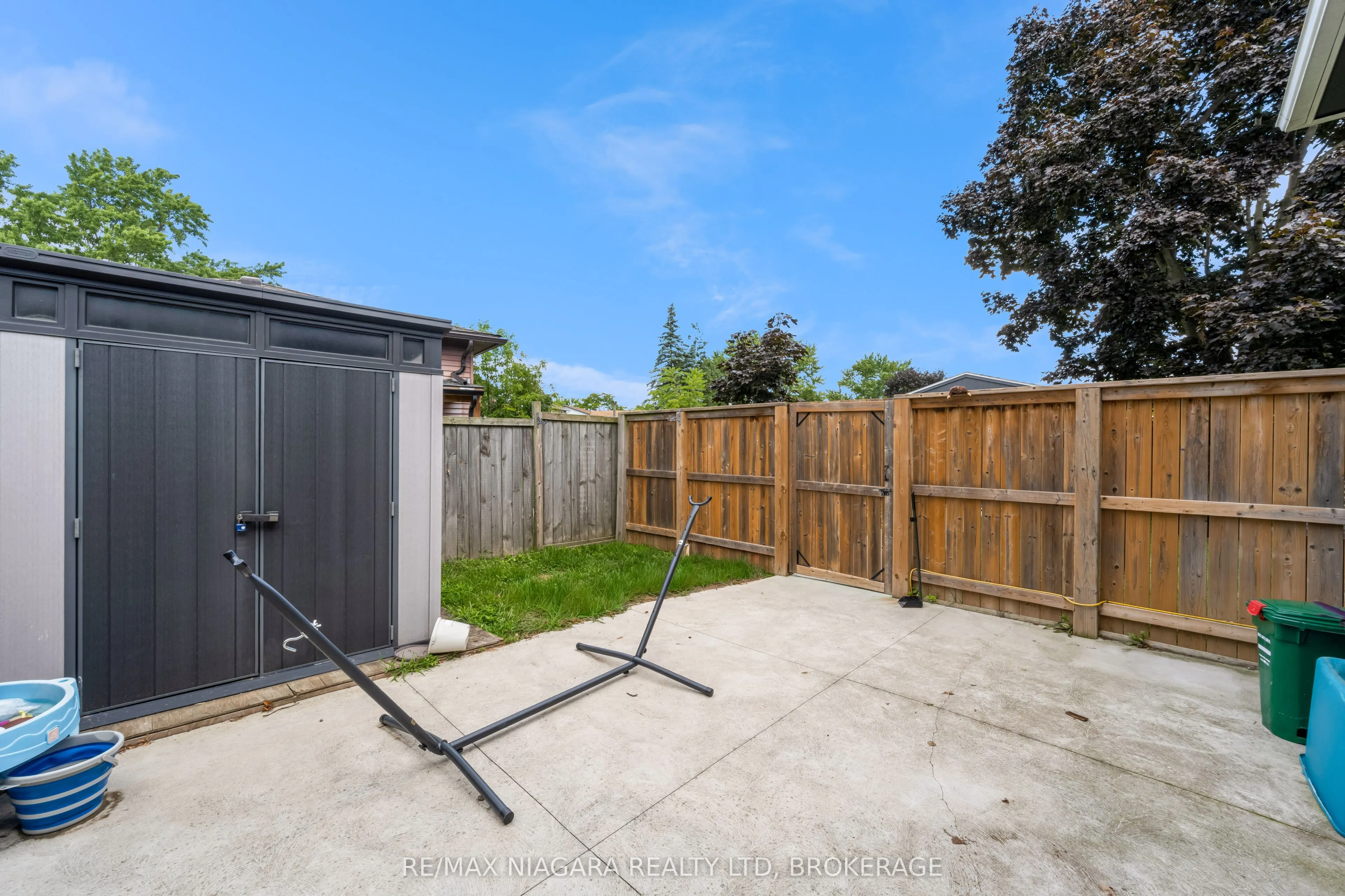 86 Leaside Drive