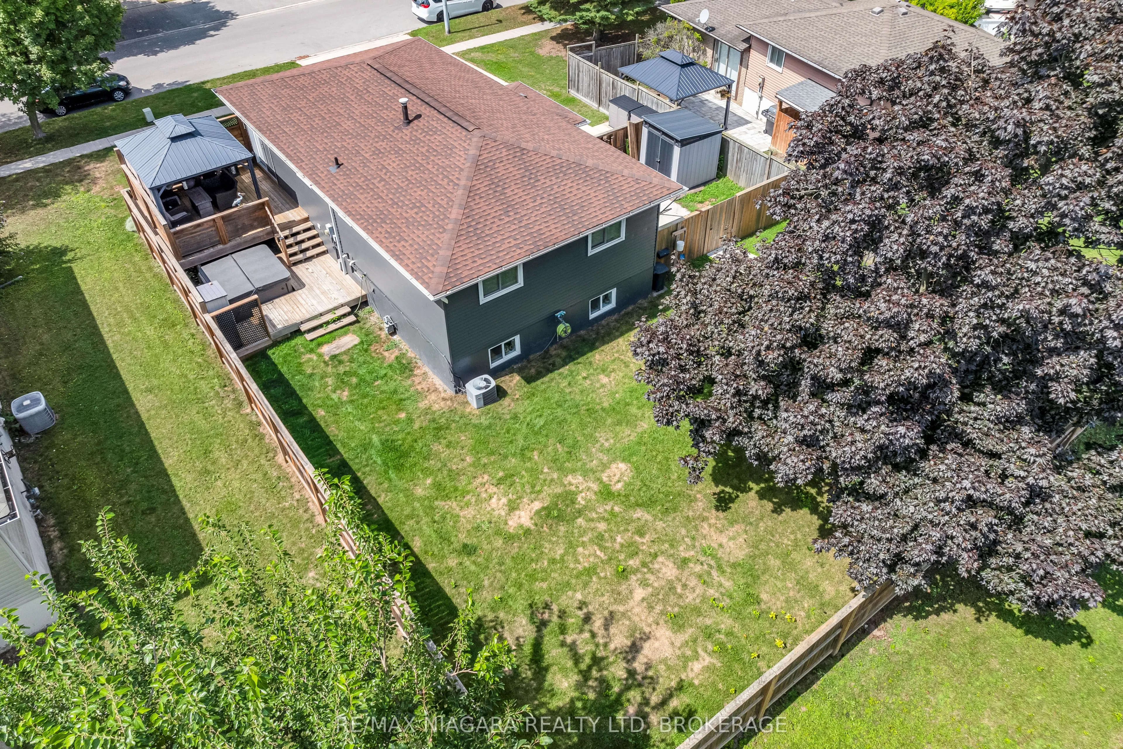 86 Leaside Drive