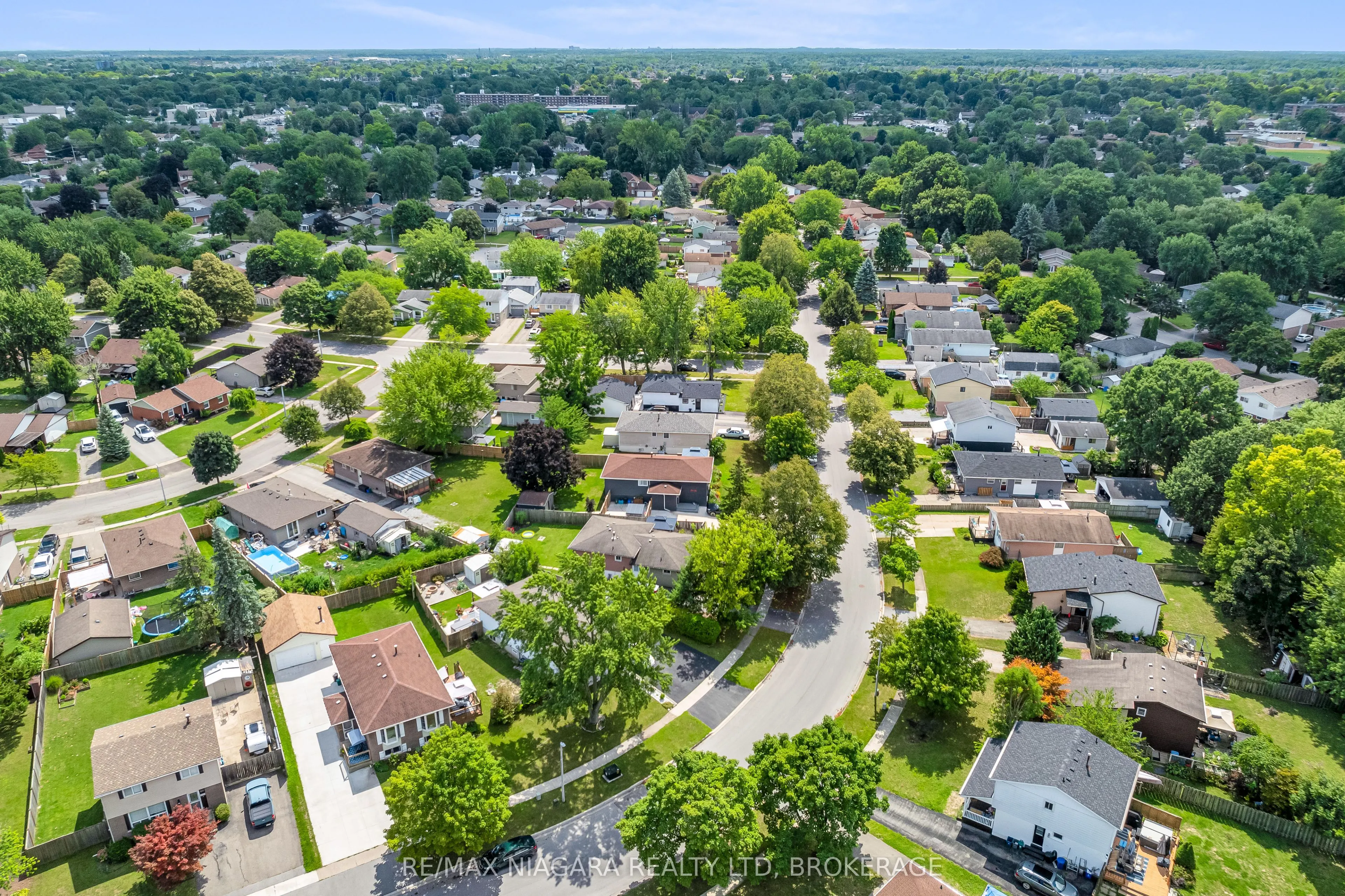 86 Leaside Drive