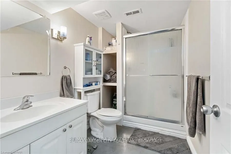 86 Leaside Drive