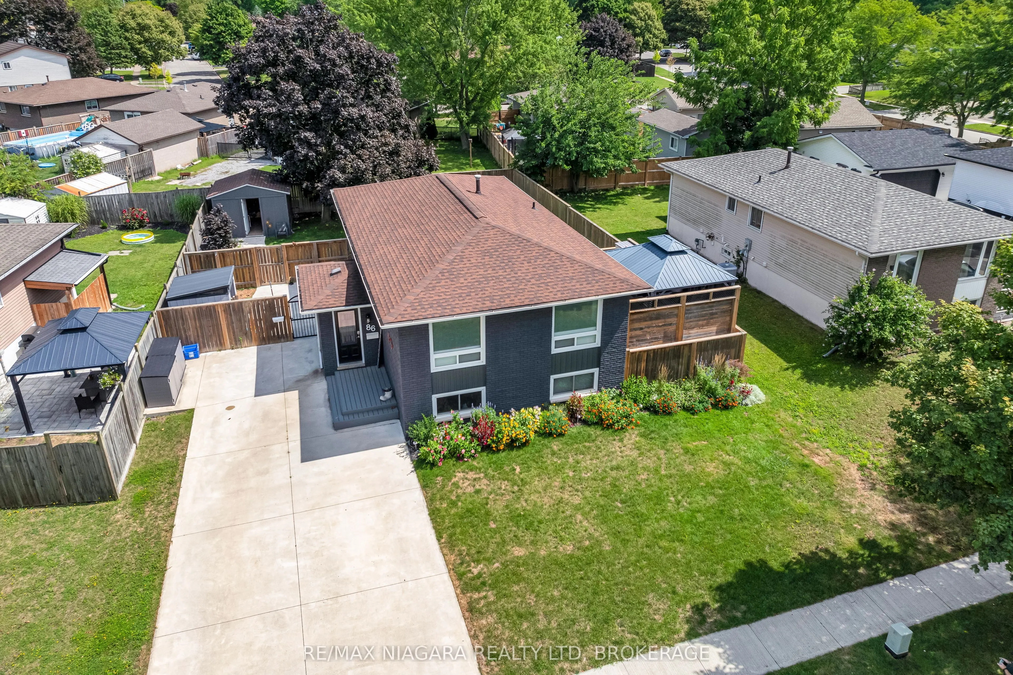 86 Leaside Drive