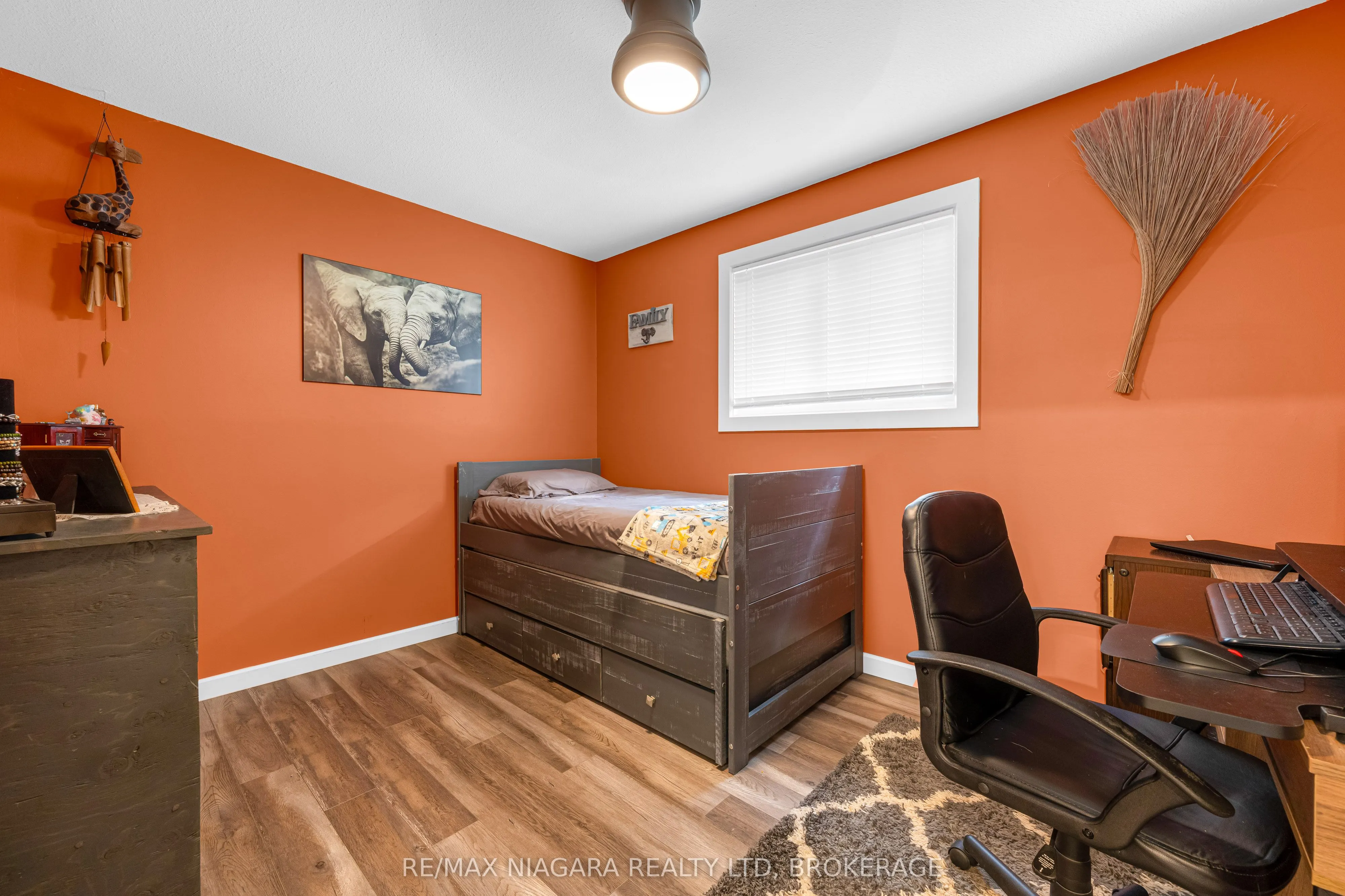 86 Leaside Drive