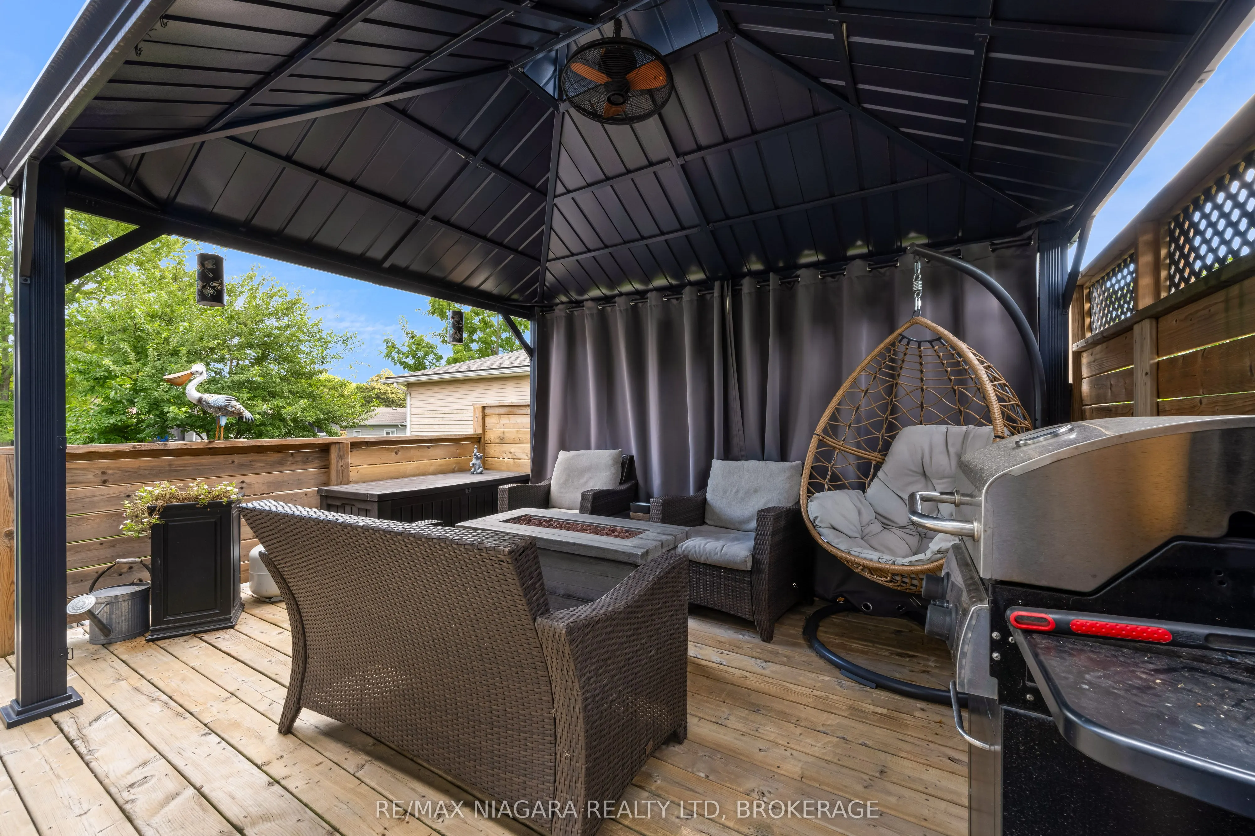 86 Leaside Drive