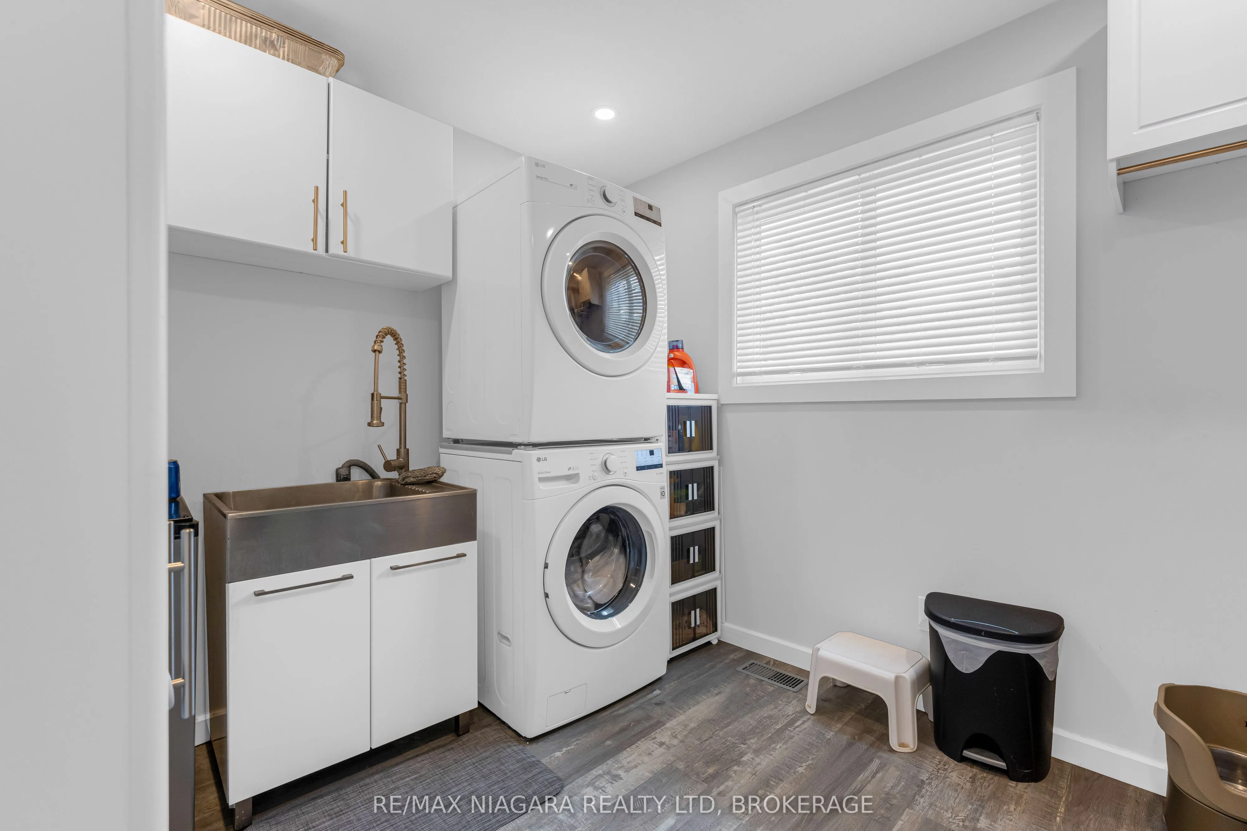 86 Leaside Drive