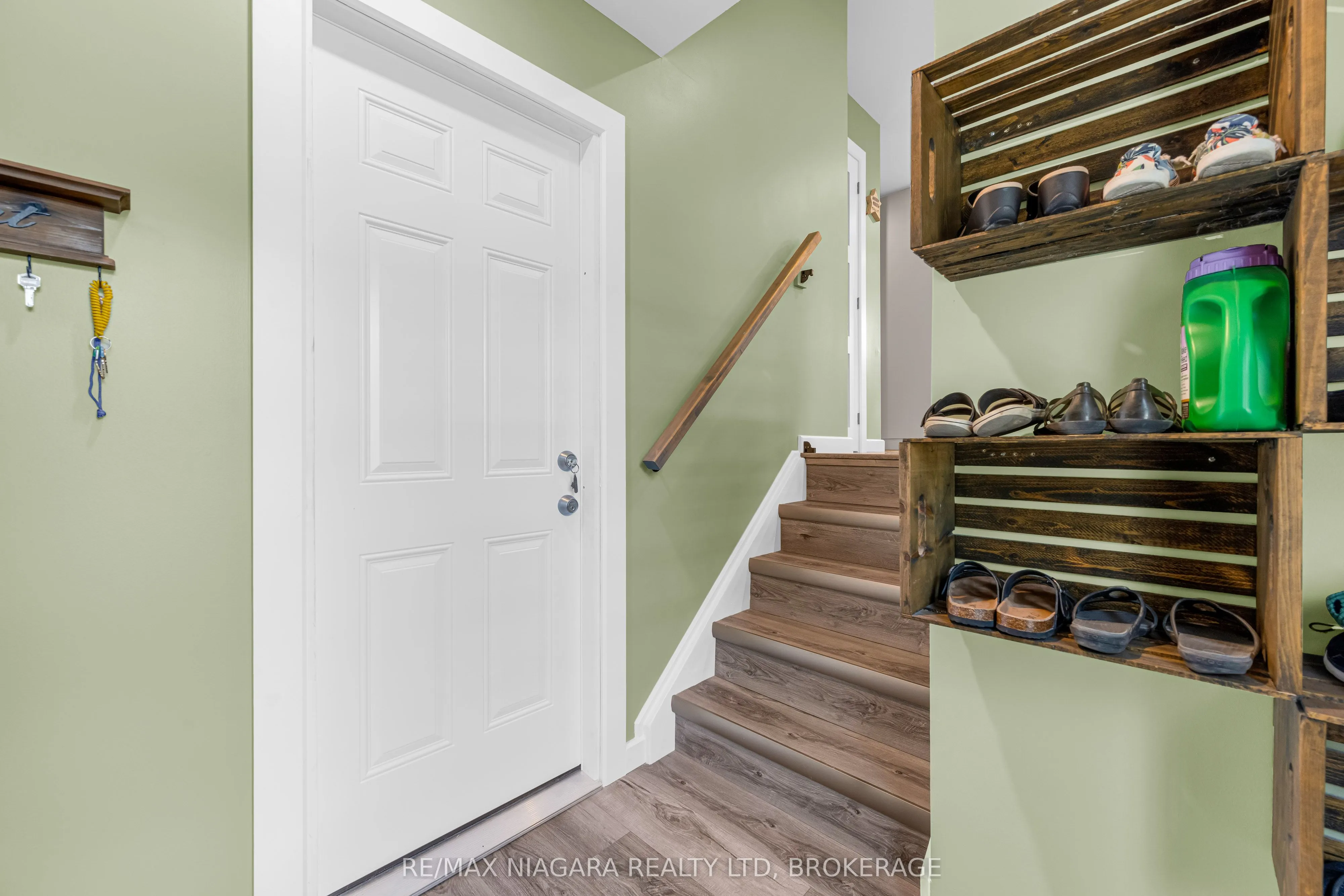 86 Leaside Drive