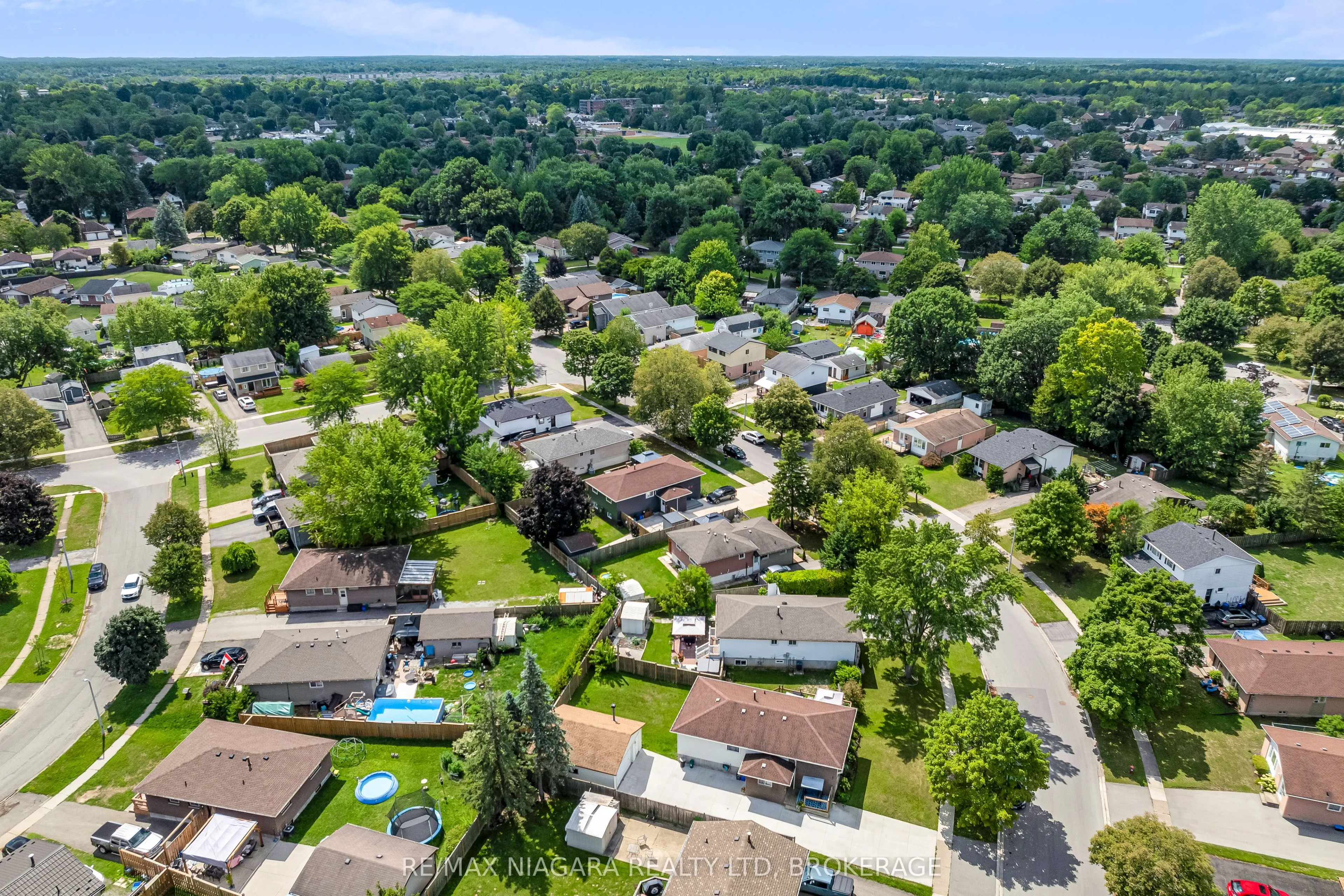 86 Leaside Drive