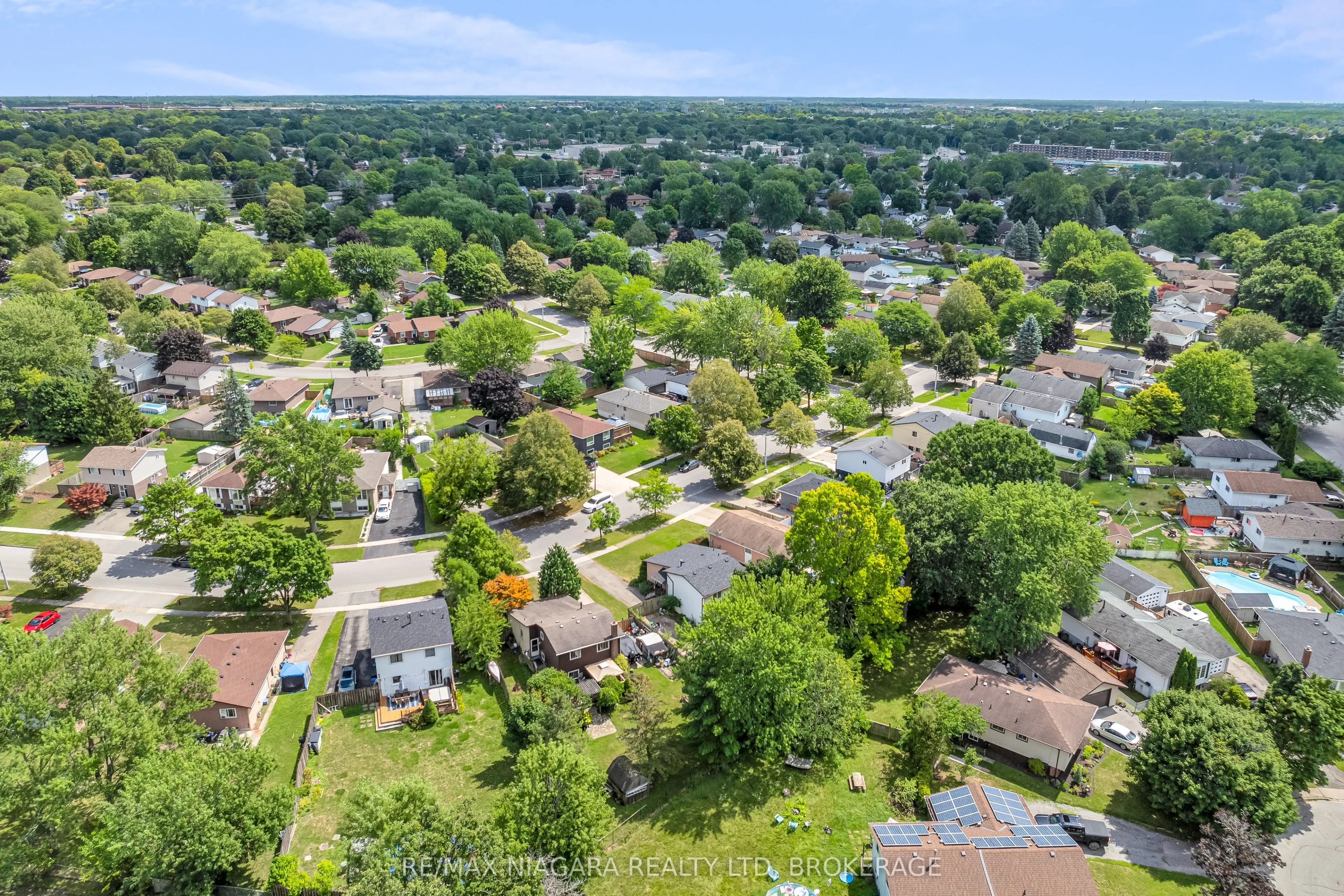 86 Leaside Drive