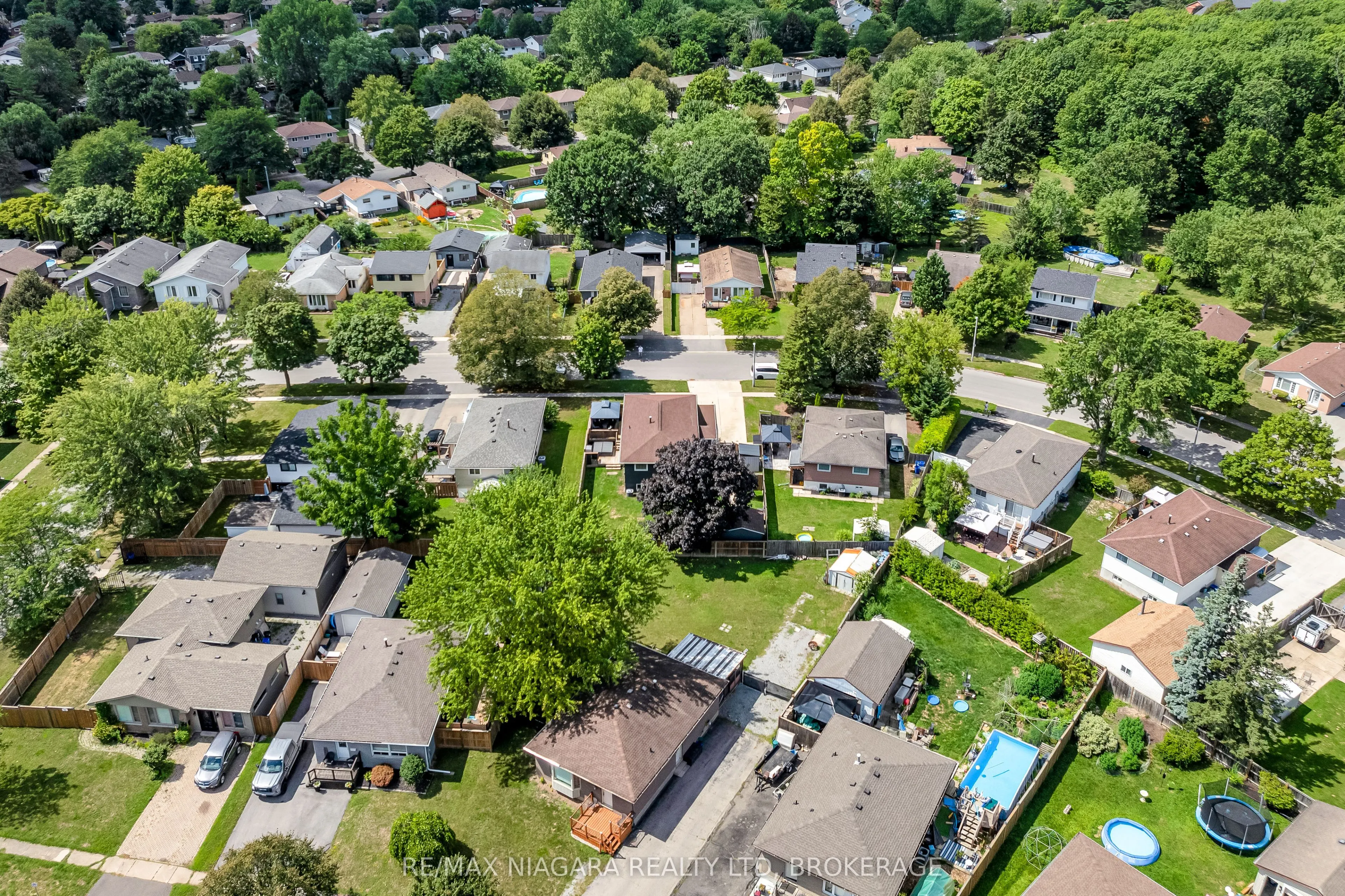 86 Leaside Drive