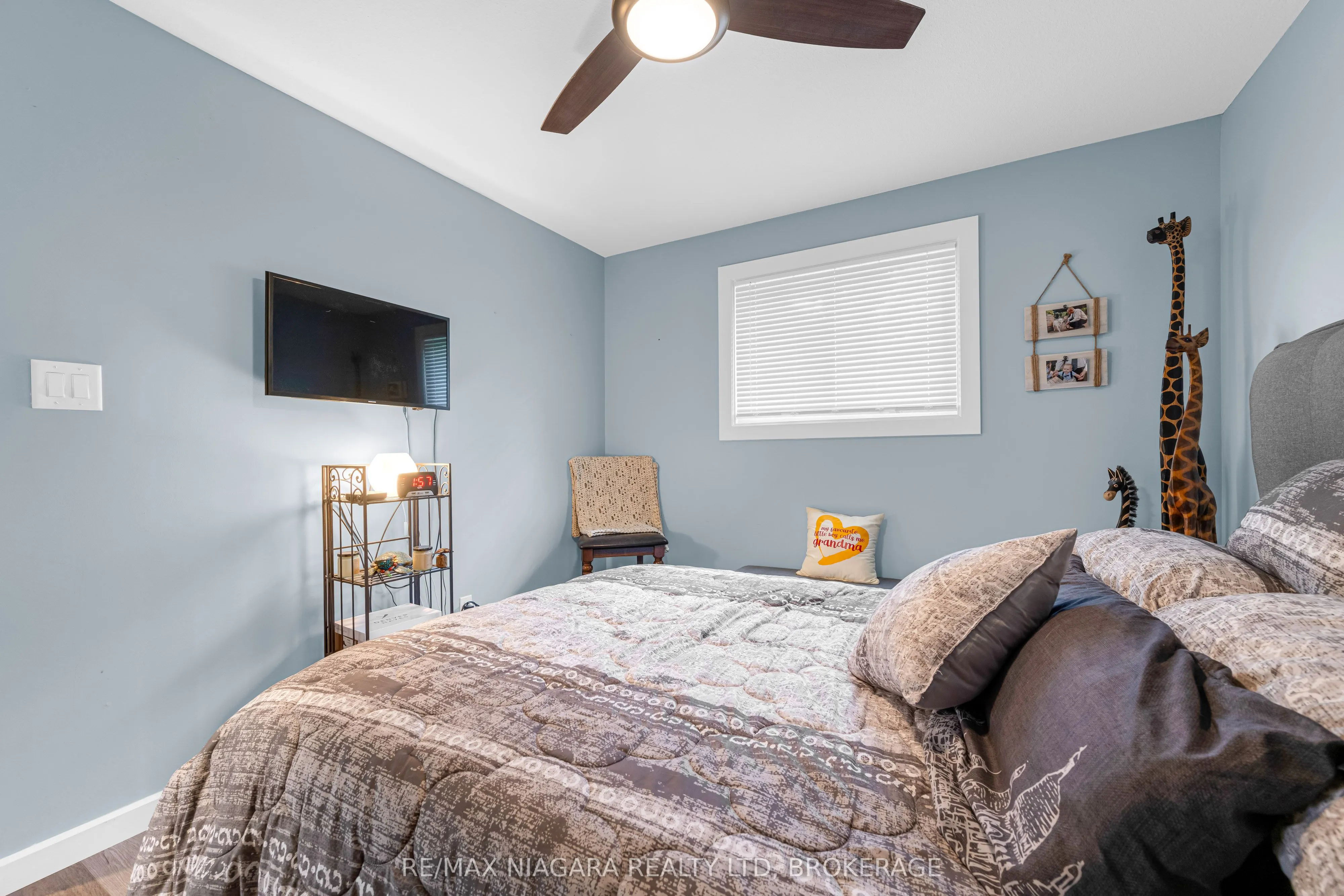 86 Leaside Drive