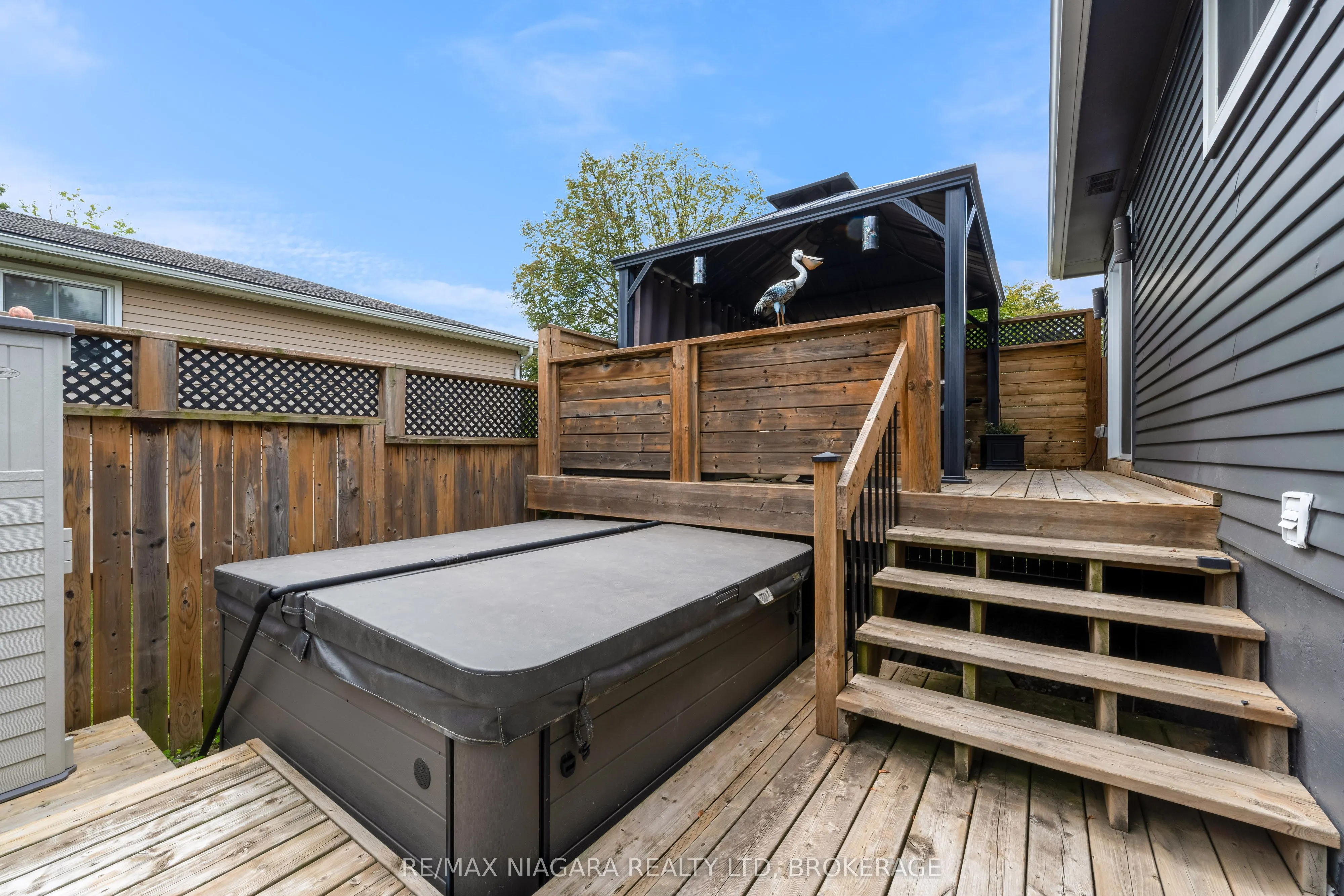 86 Leaside Drive
