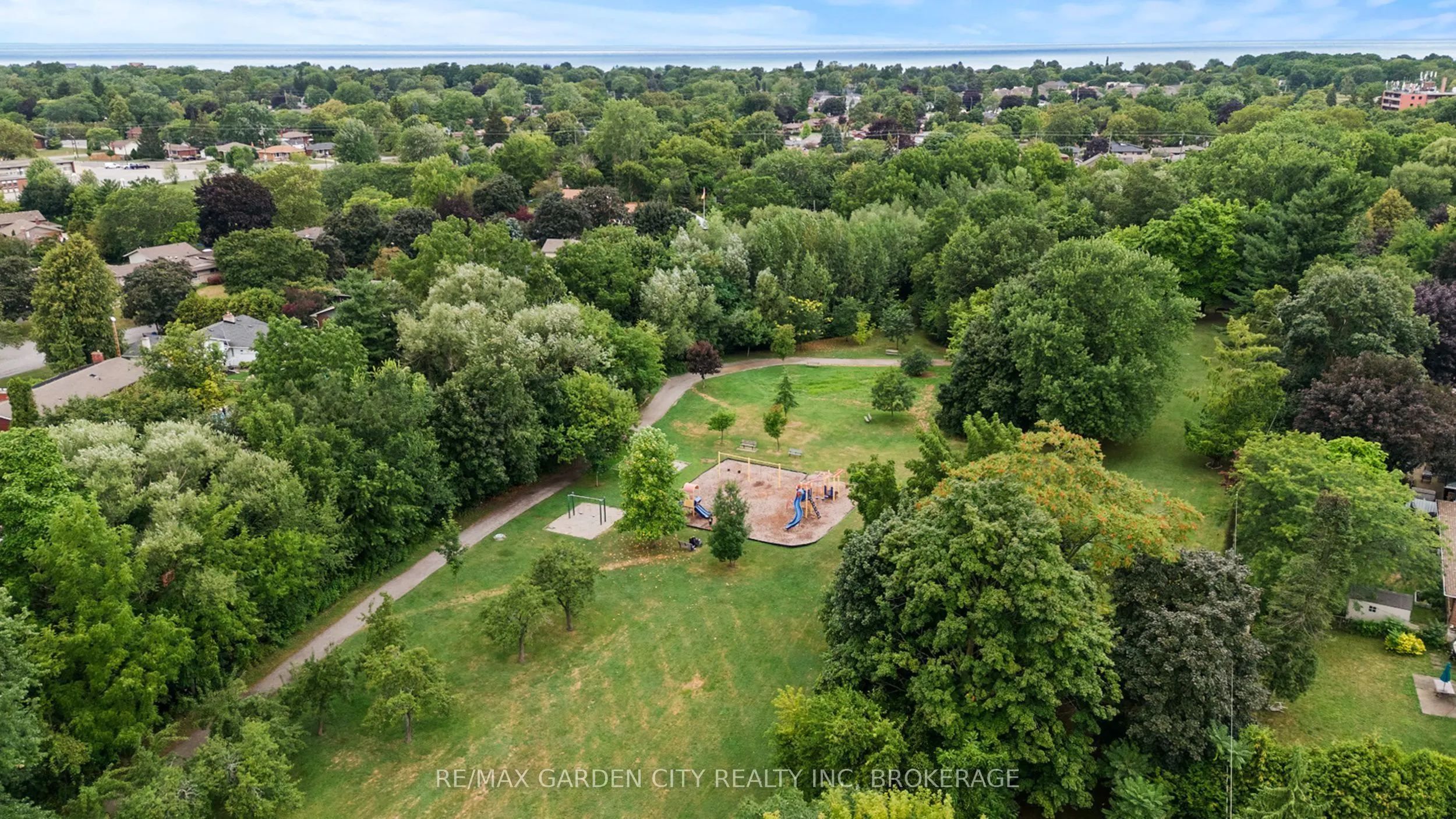 3 Cardinal Circle