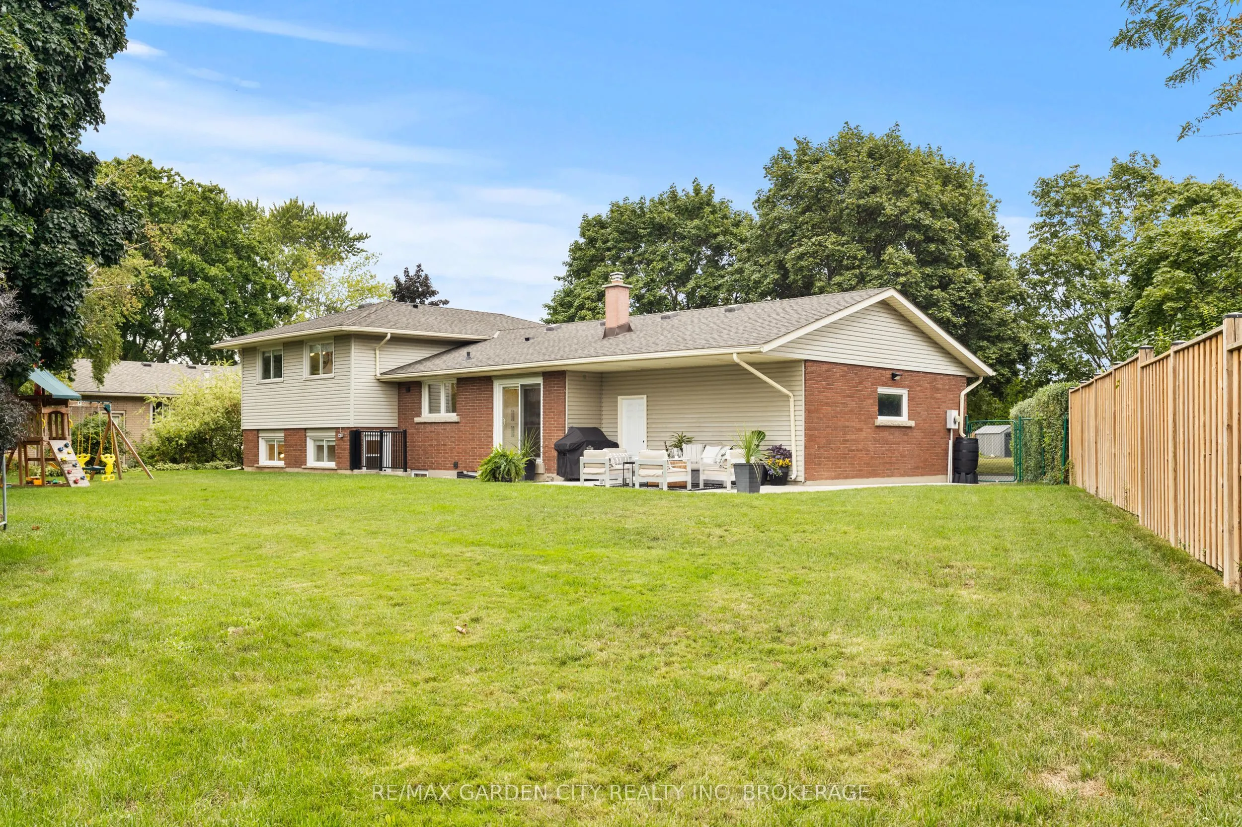 3 Cardinal Circle
