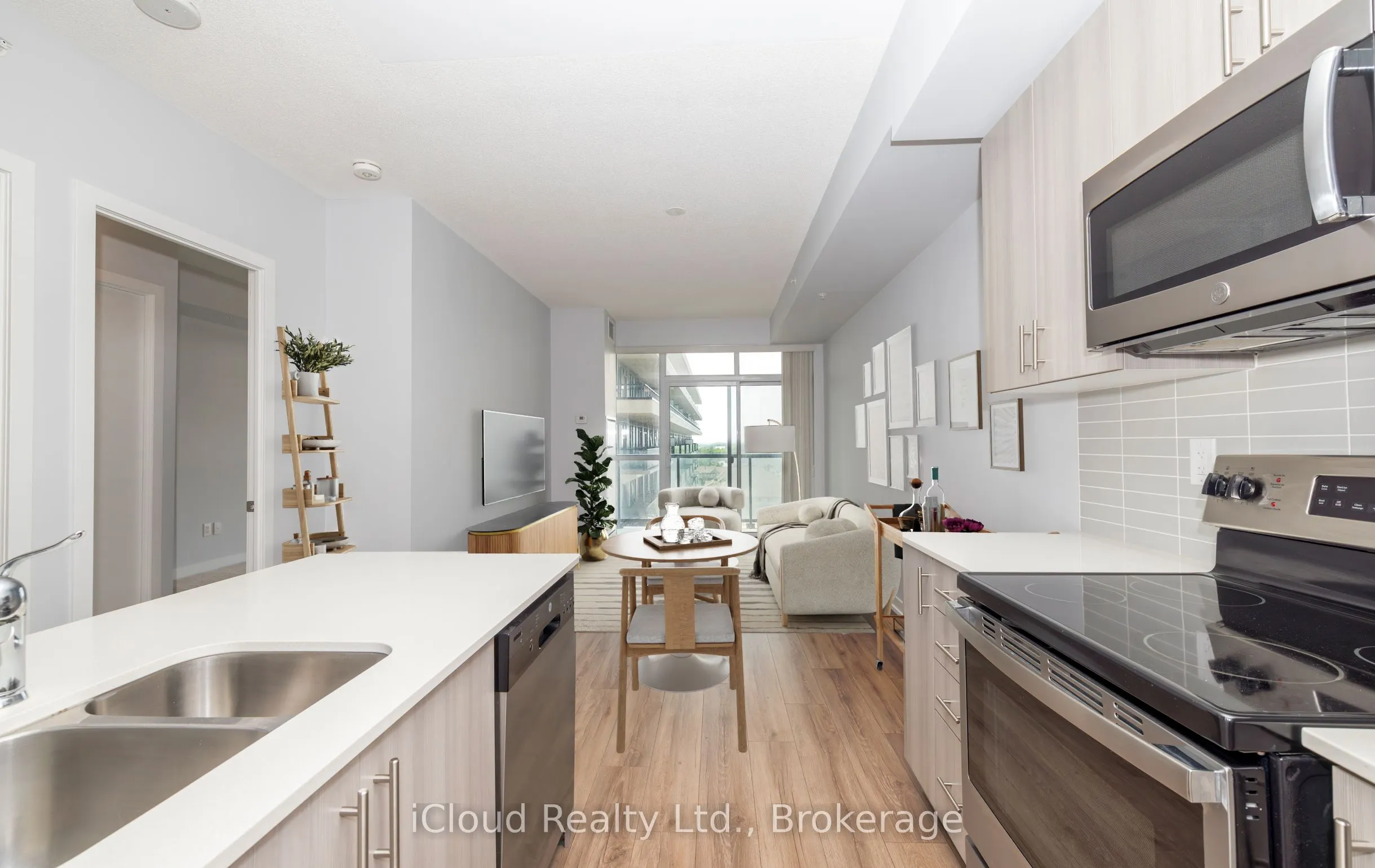 550 North Service Road, #703