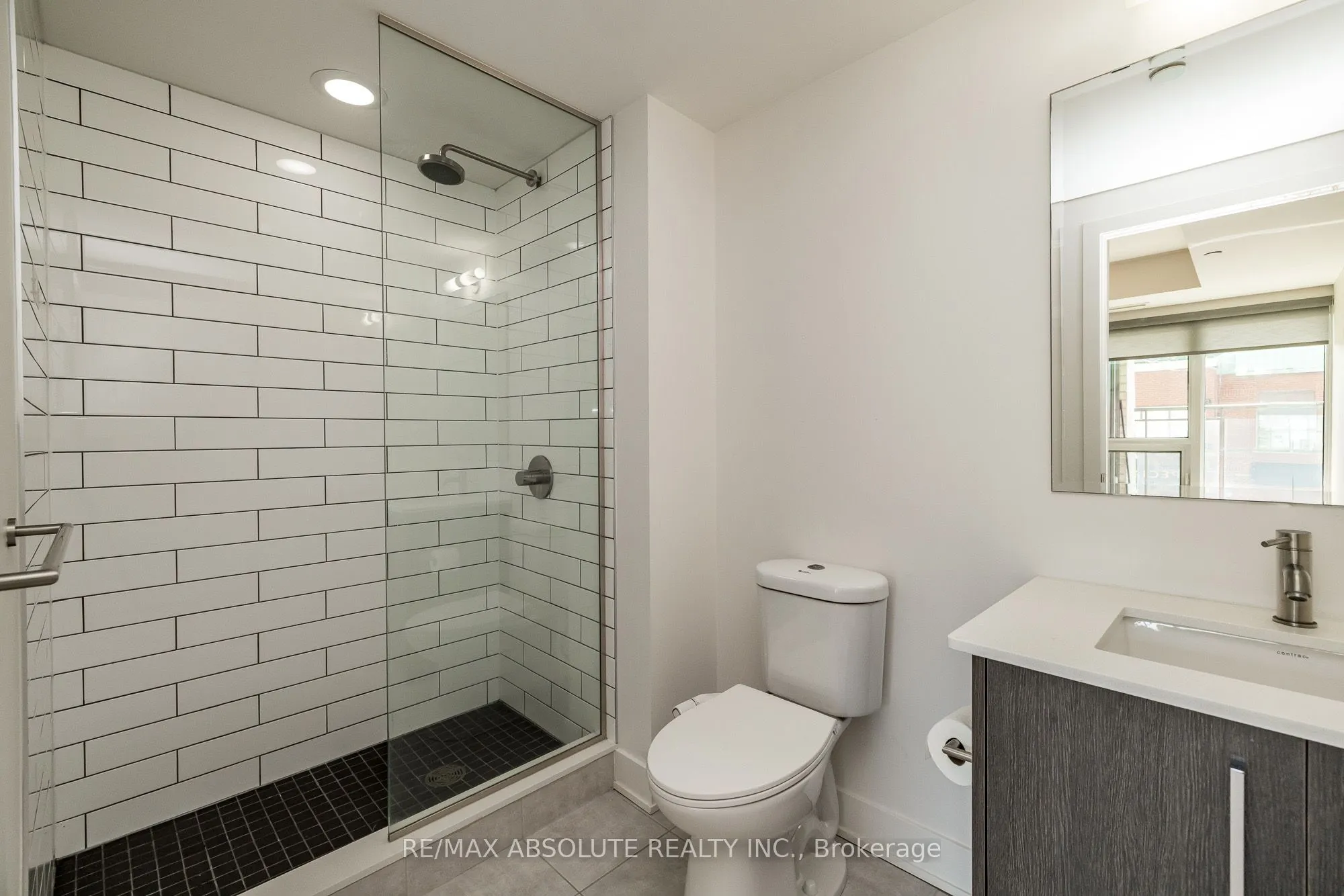 411 Mackay Street, #209