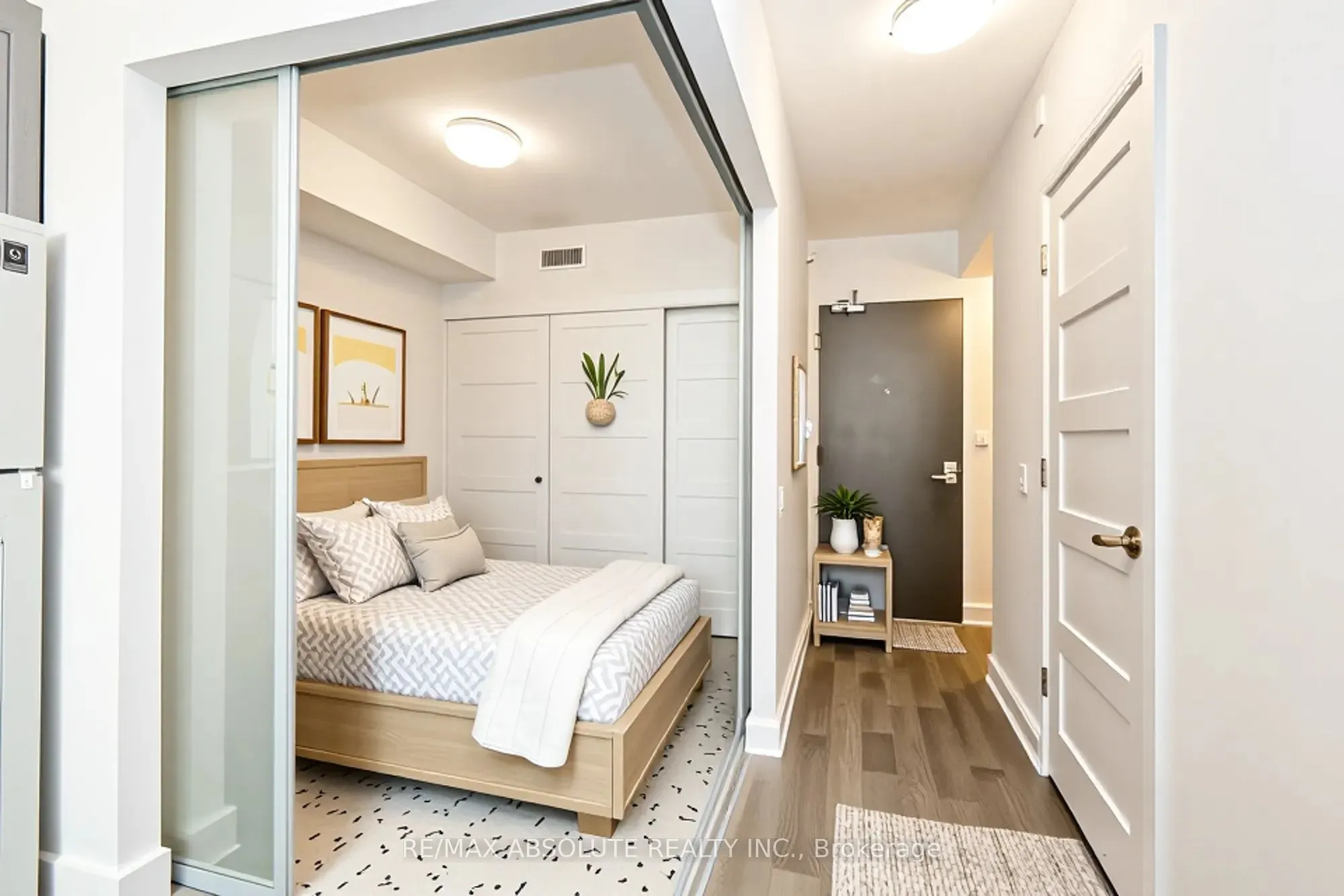 411 Mackay Street, #209