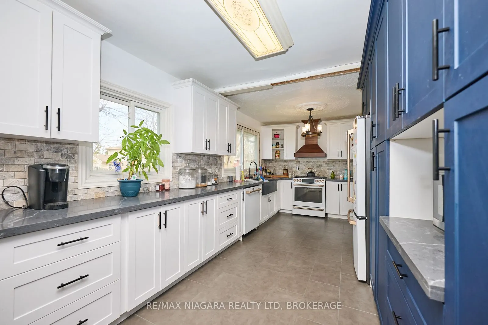 953 Grandview Road