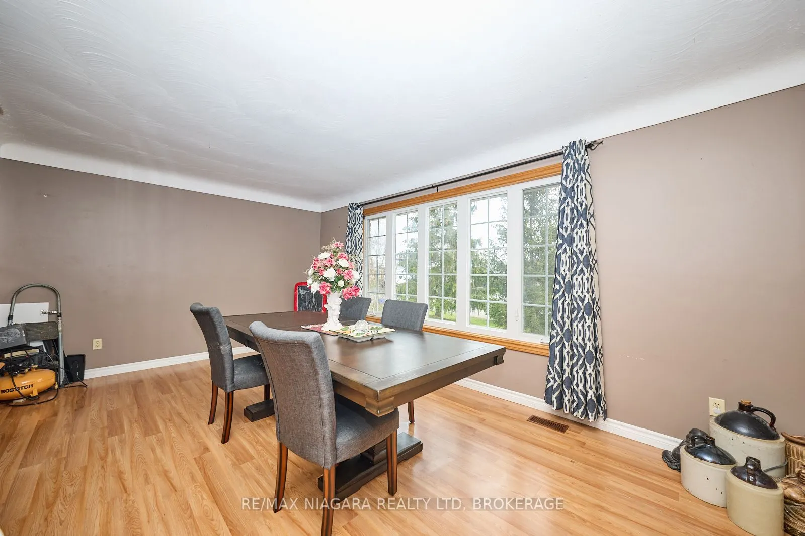 953 Grandview Road