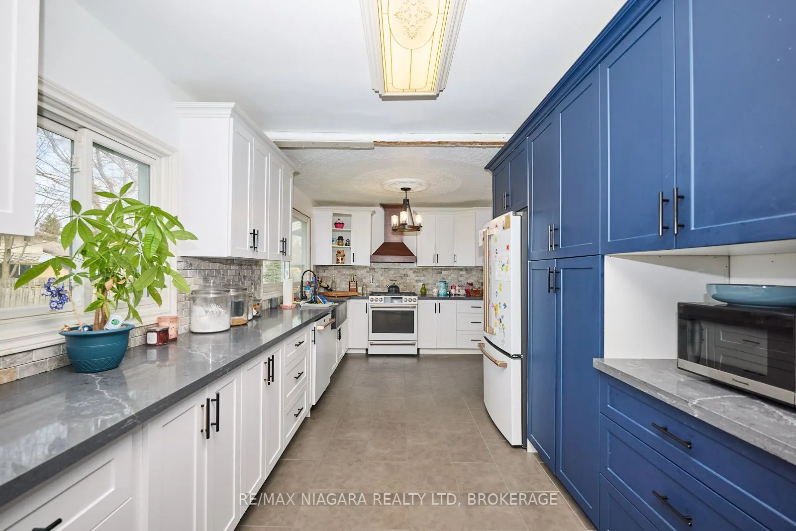 953 Grandview Road