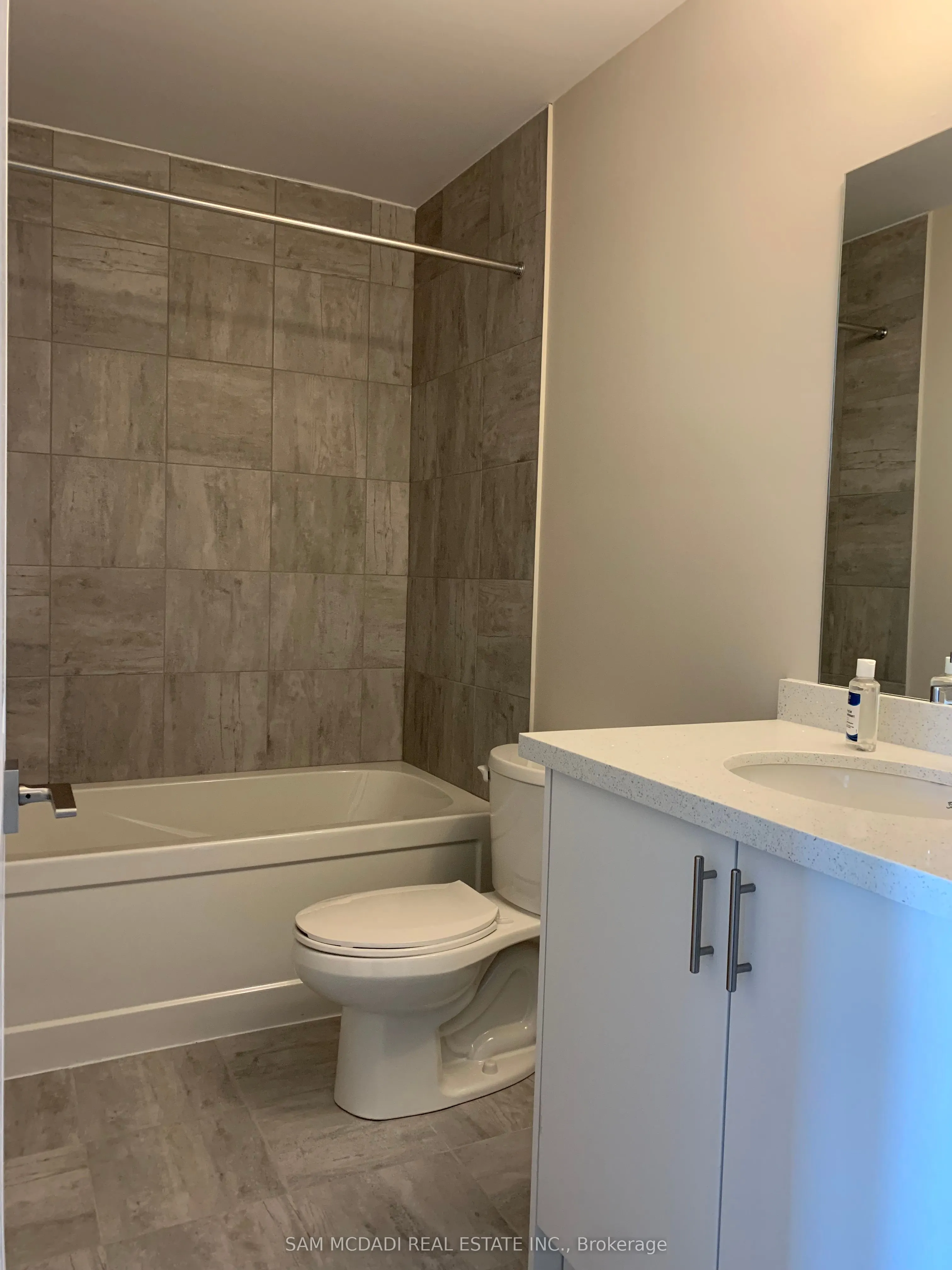 1131 Gordon Street, #7