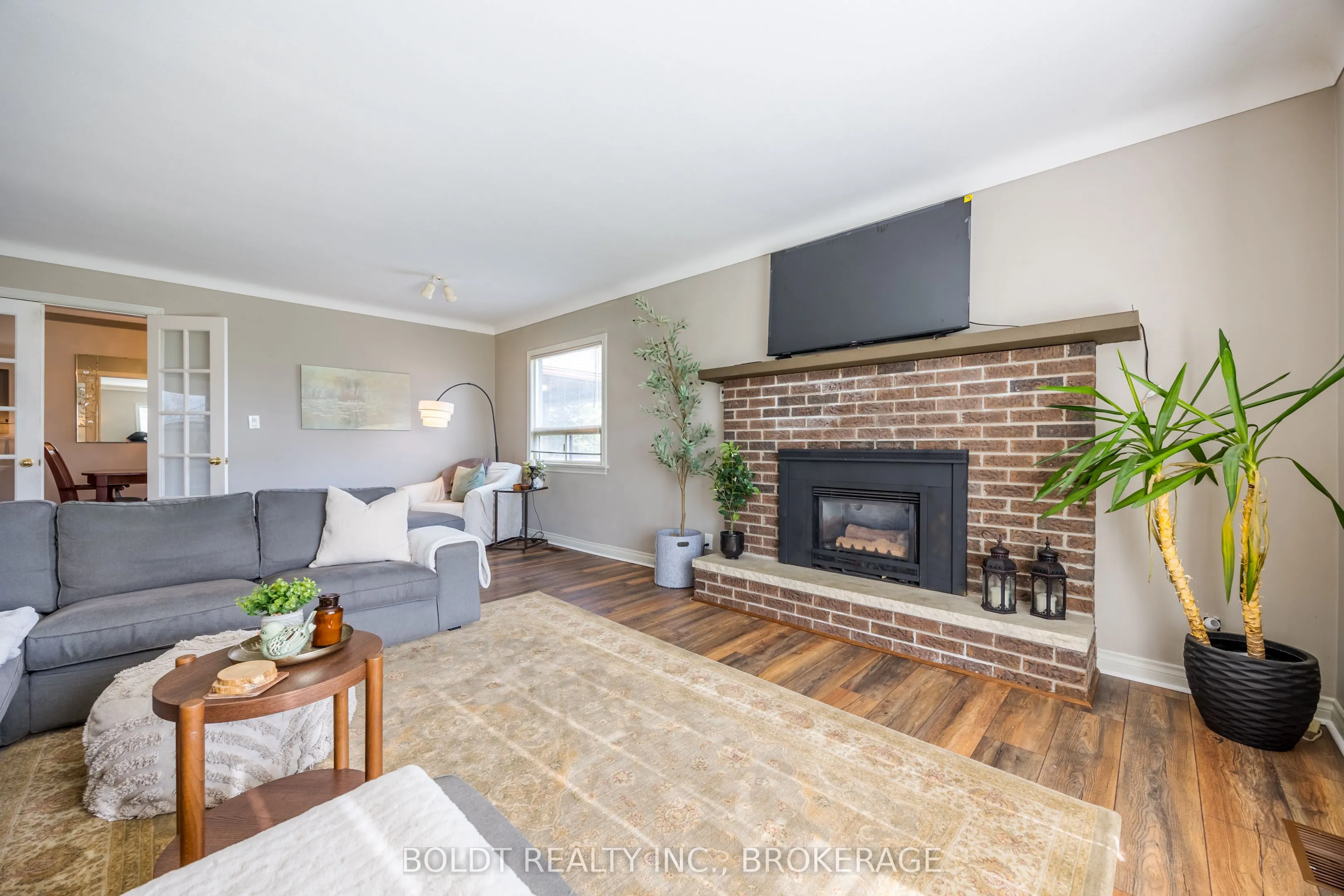 468 Lakeshore Road