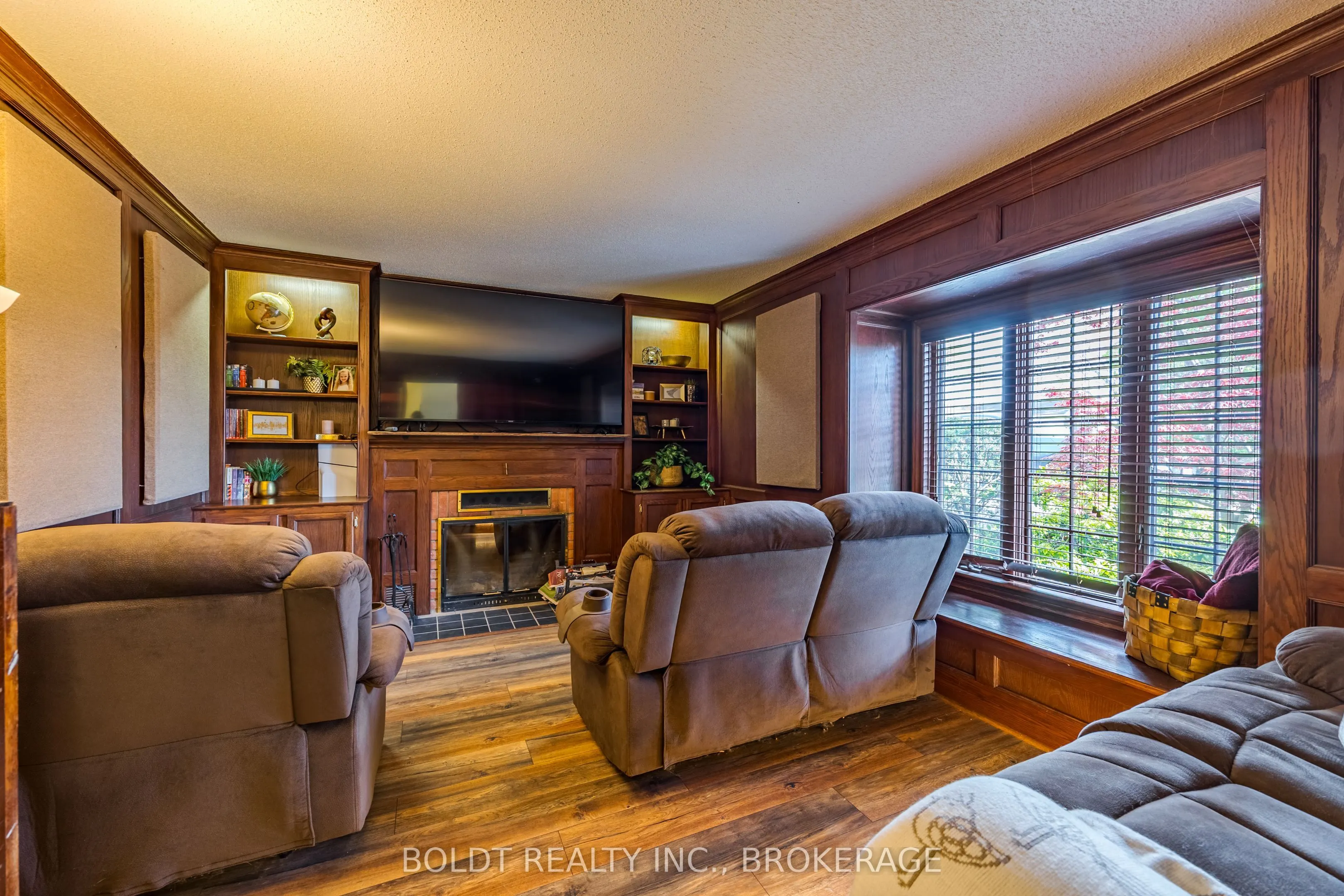 468 Lakeshore Road