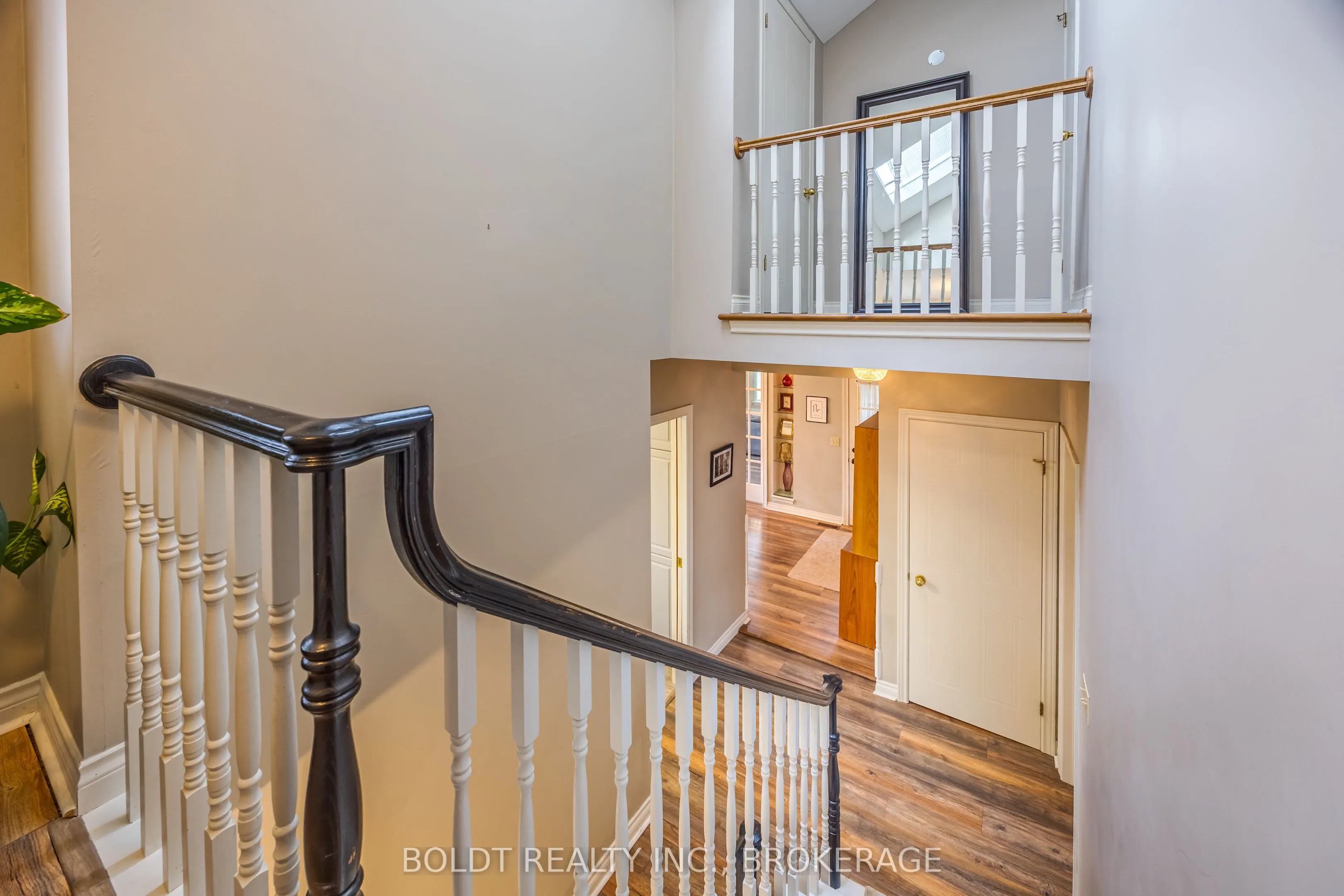 468 Lakeshore Road