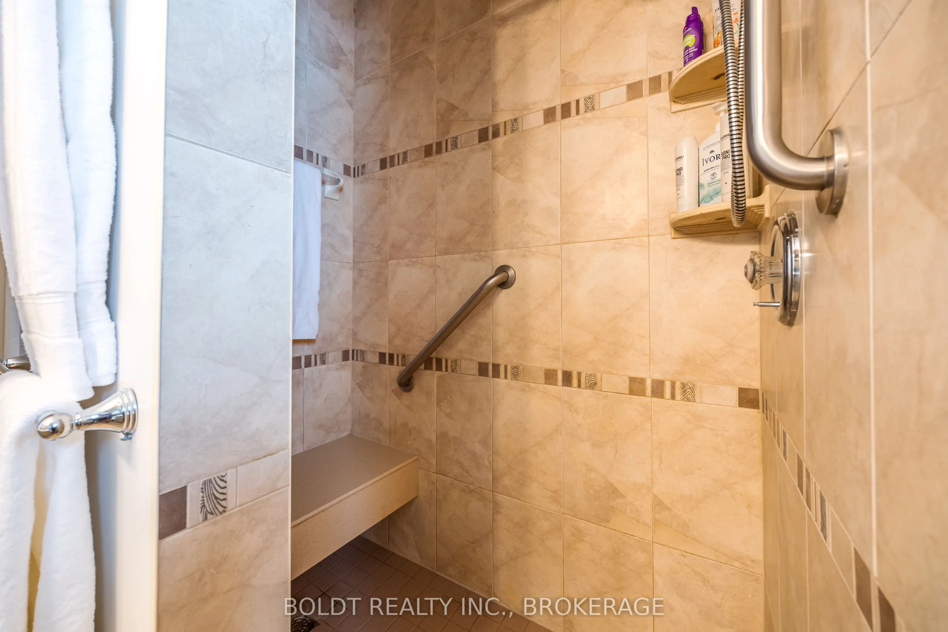 468 Lakeshore Road
