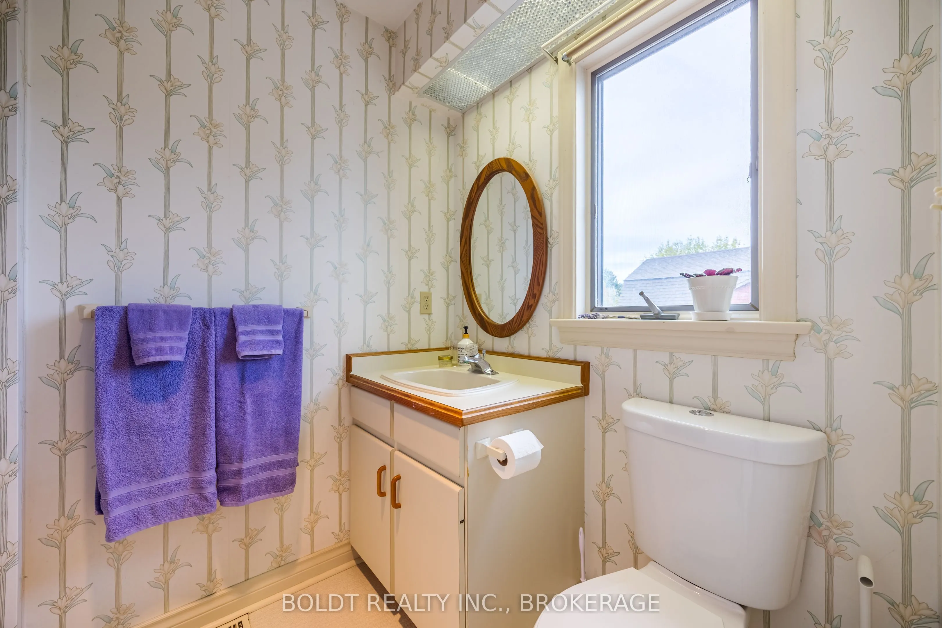 468 Lakeshore Road