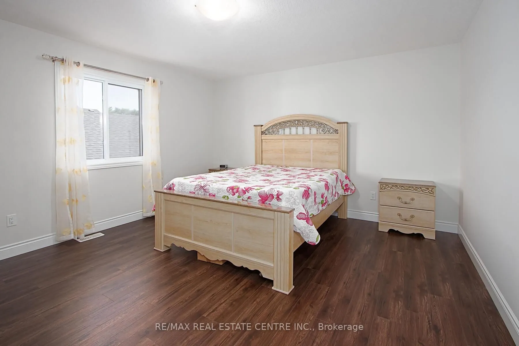 48 Cash Crescent