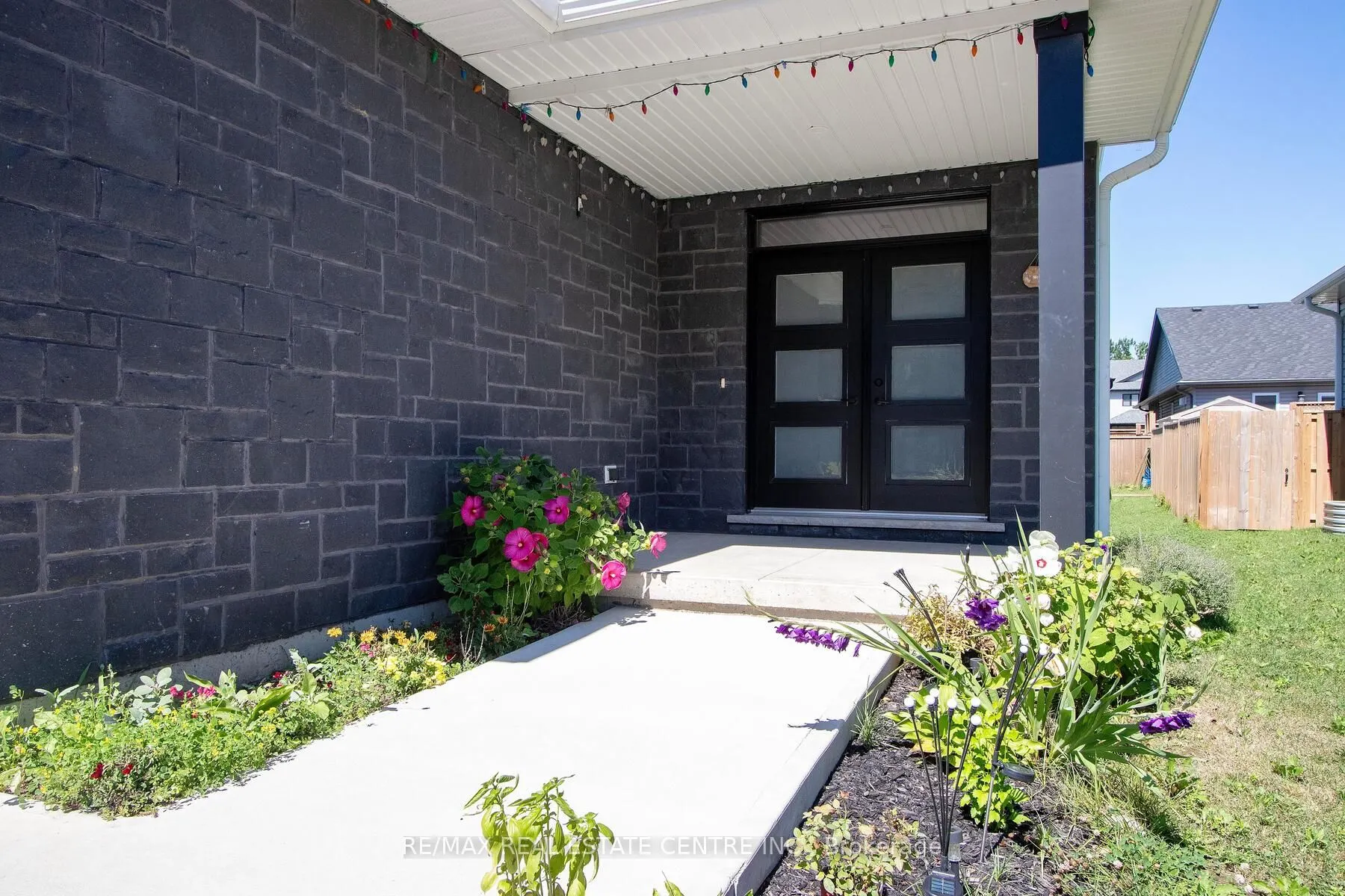 48 Cash Crescent