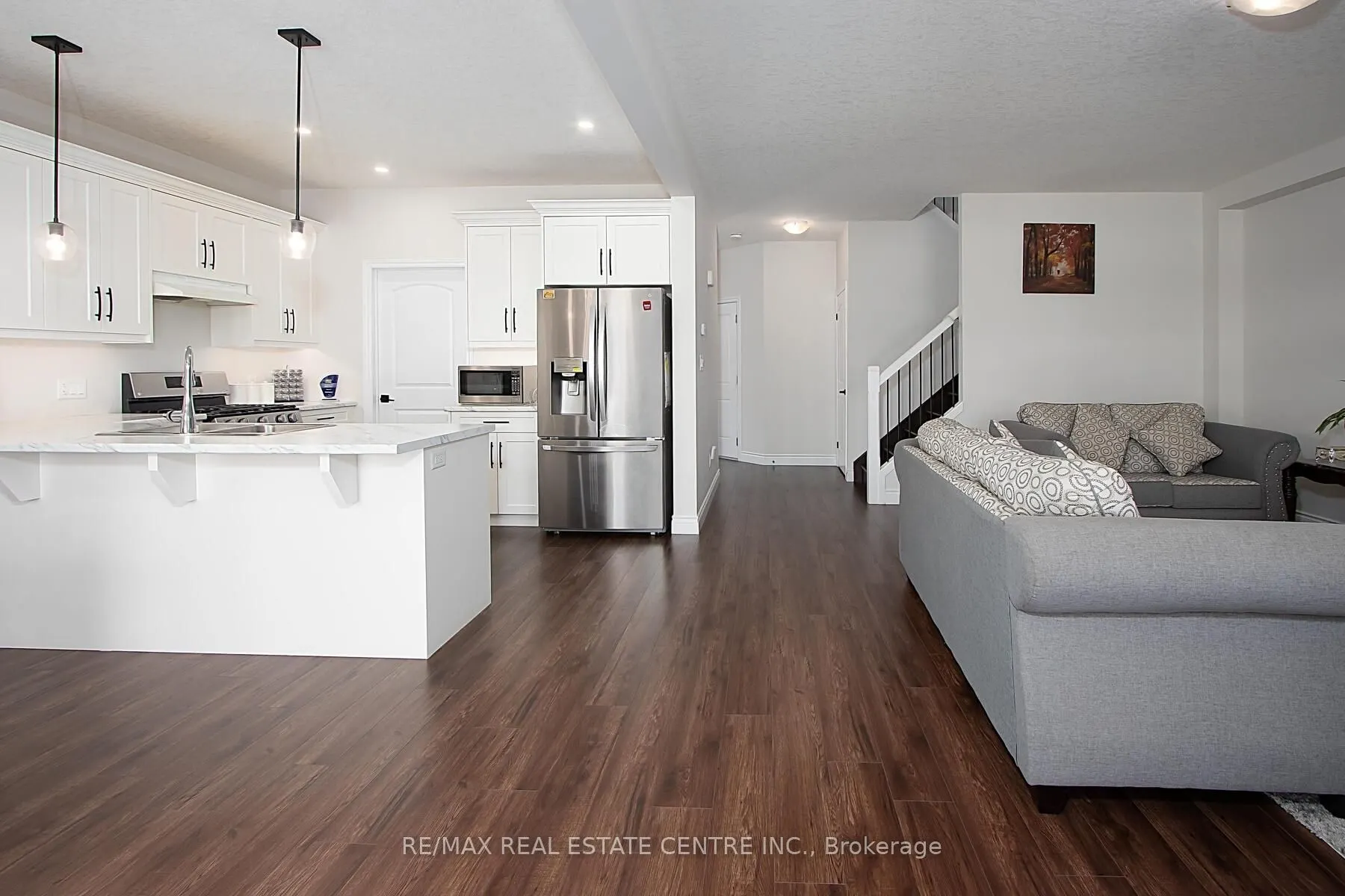 48 Cash Crescent