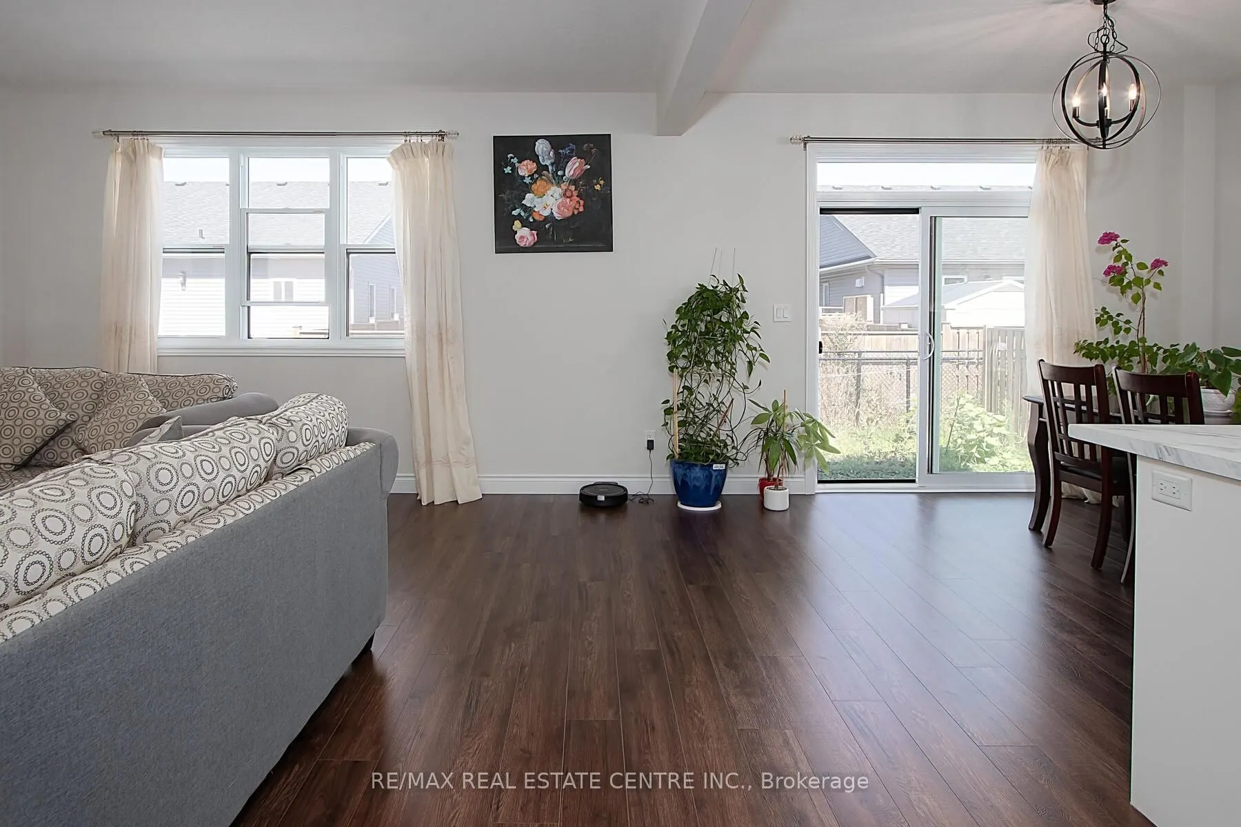 48 Cash Crescent