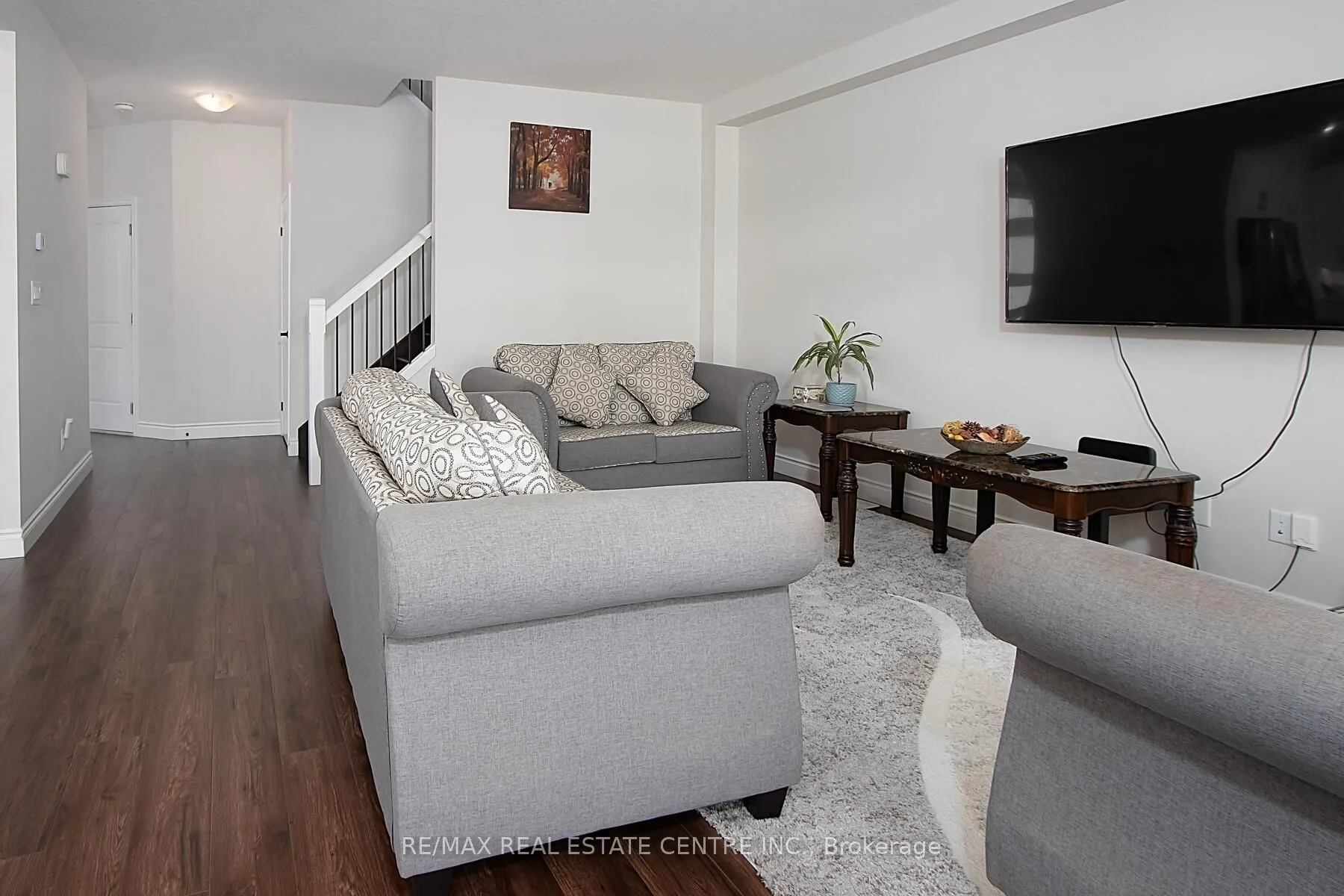 48 Cash Crescent