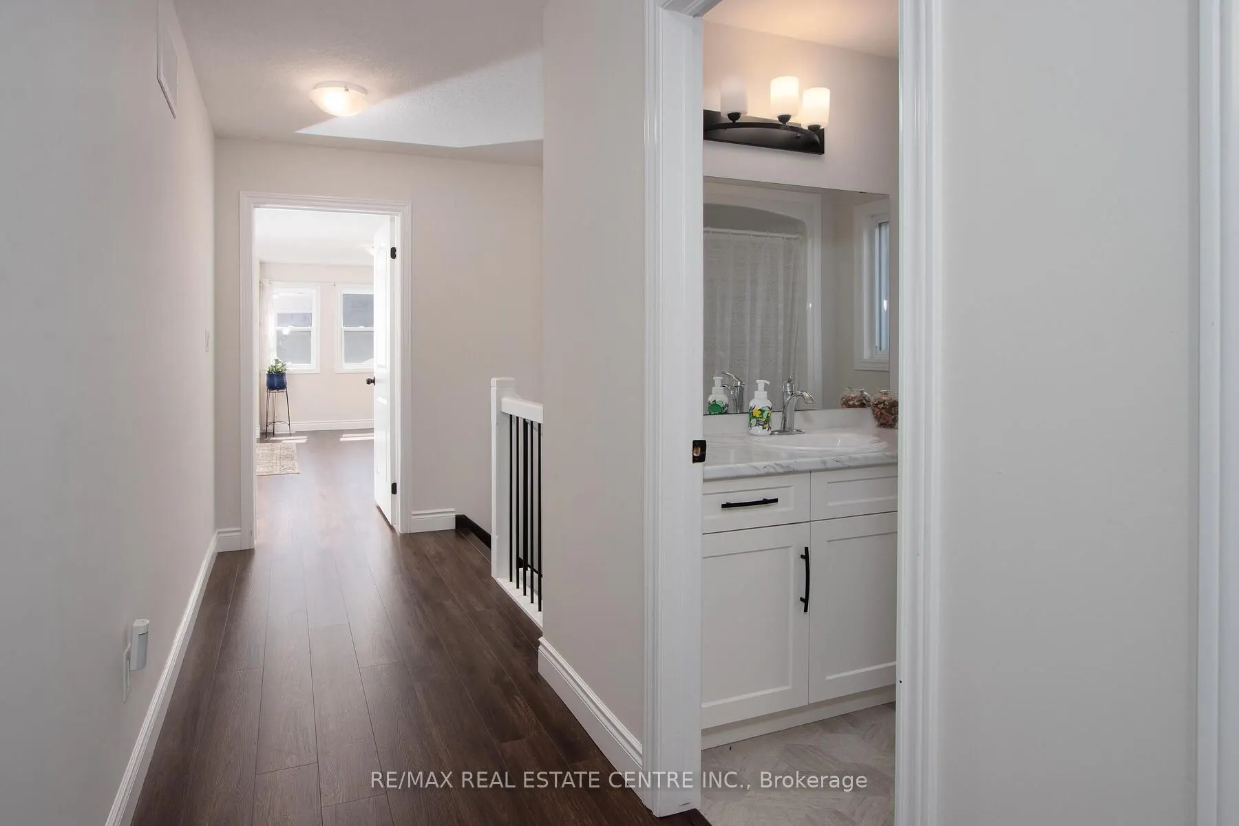 48 Cash Crescent