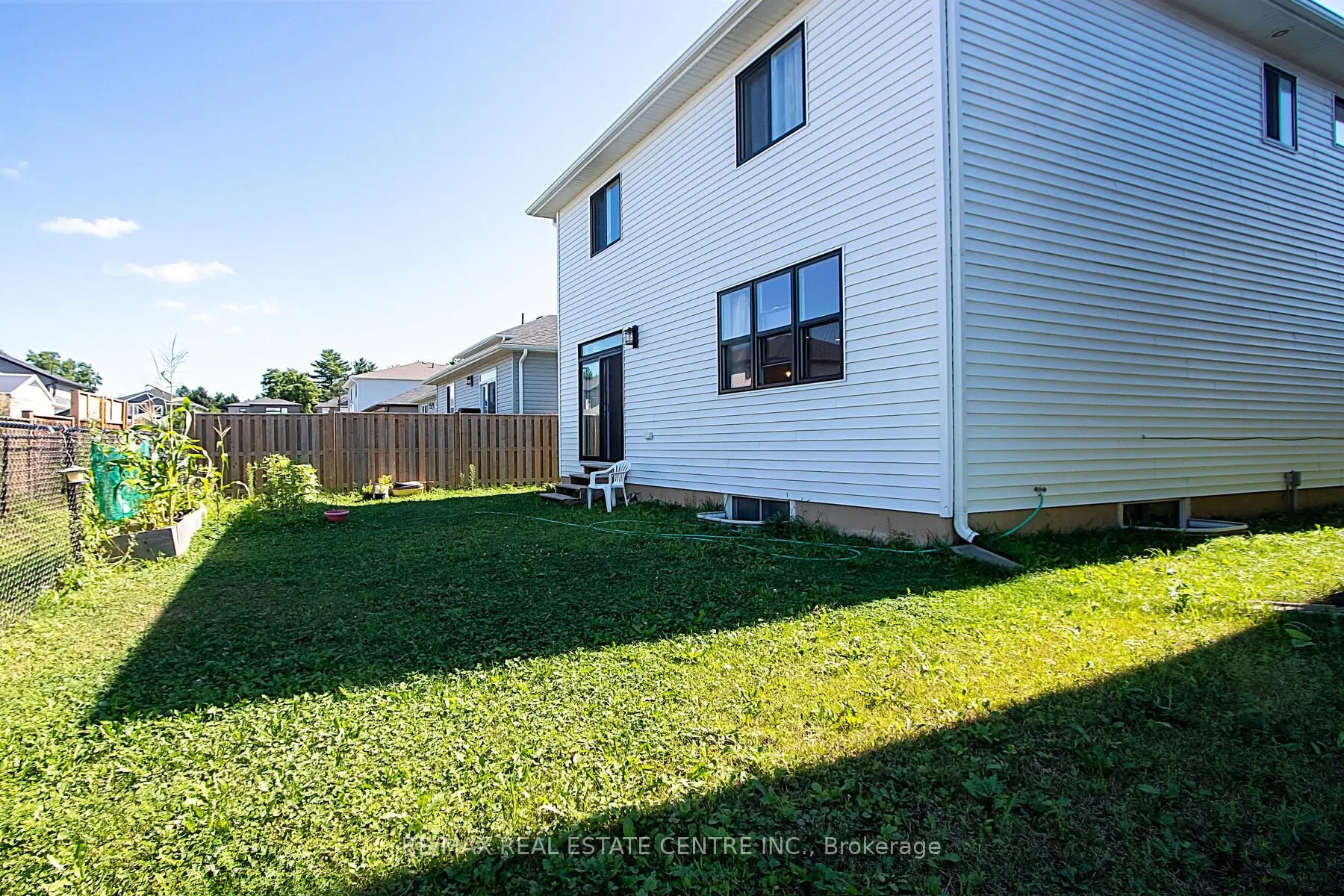 48 Cash Crescent