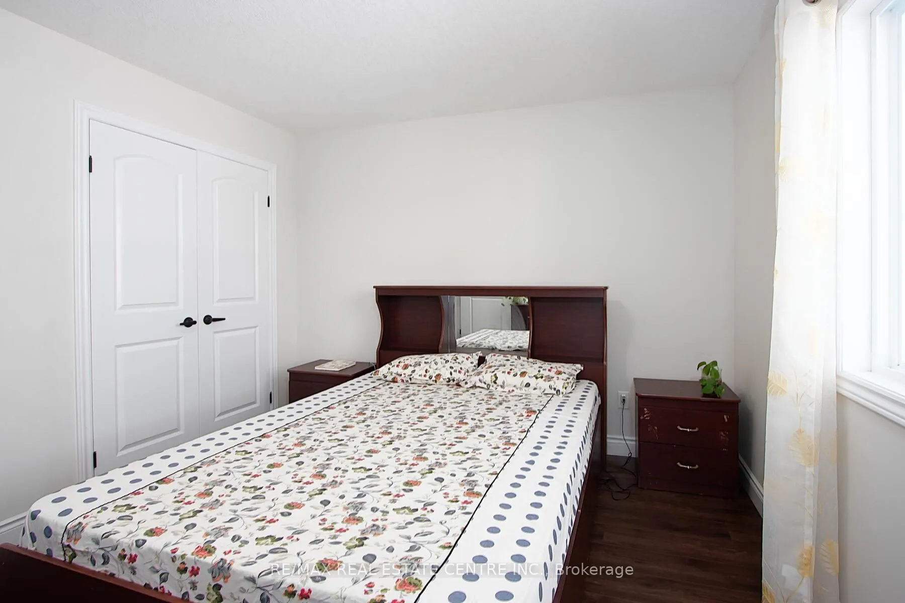 48 Cash Crescent