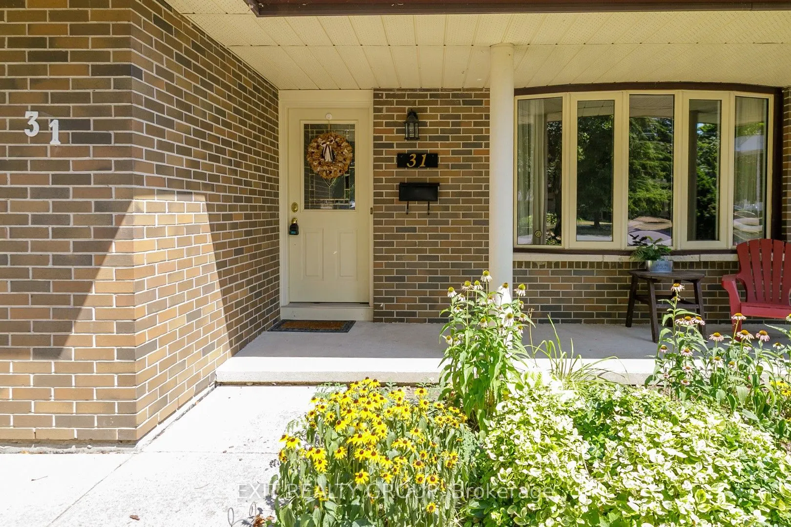 31 Lexington Crescent