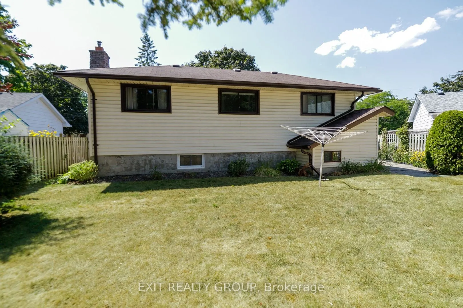 31 Lexington Crescent