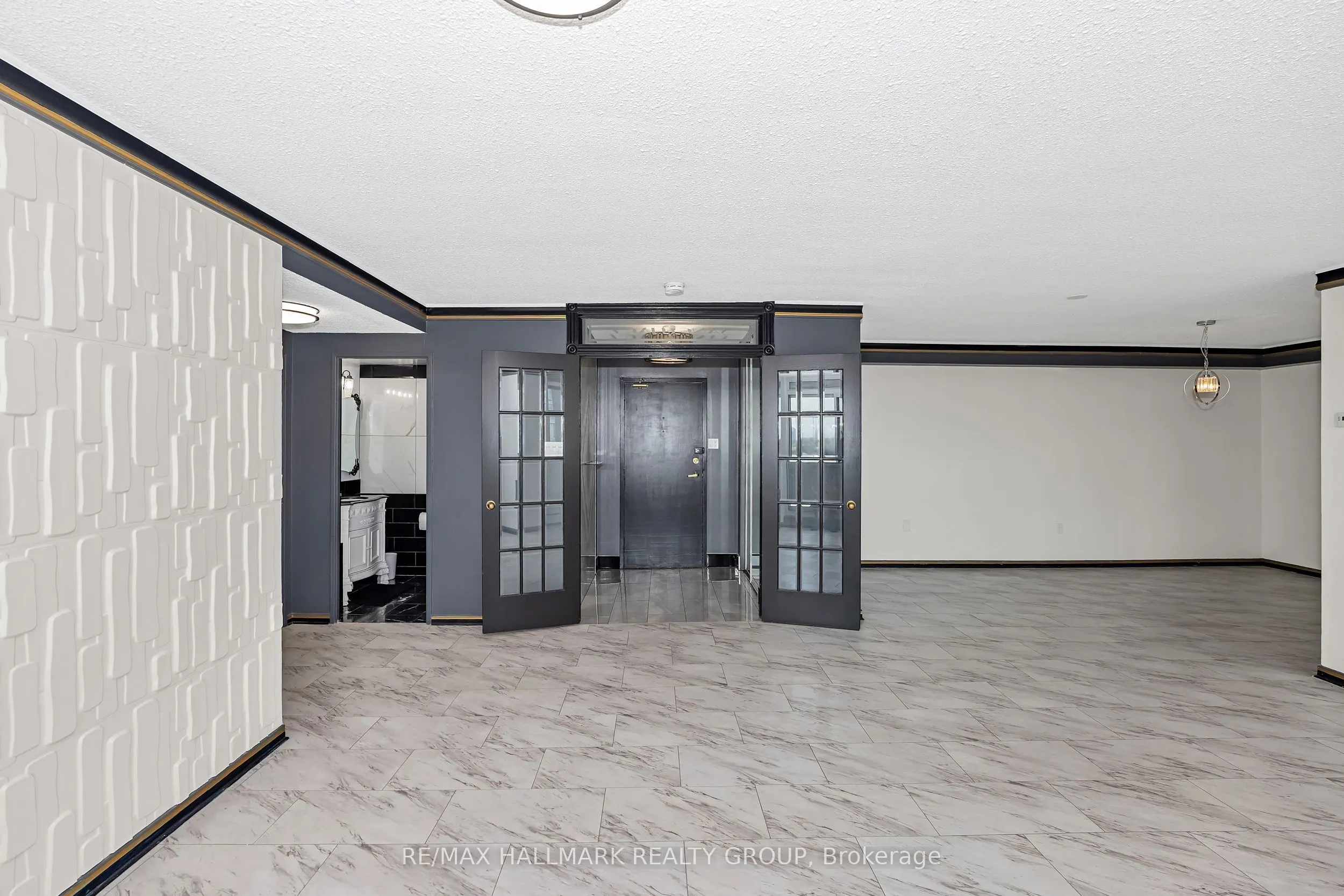 500 Laurier Avenue W, #908