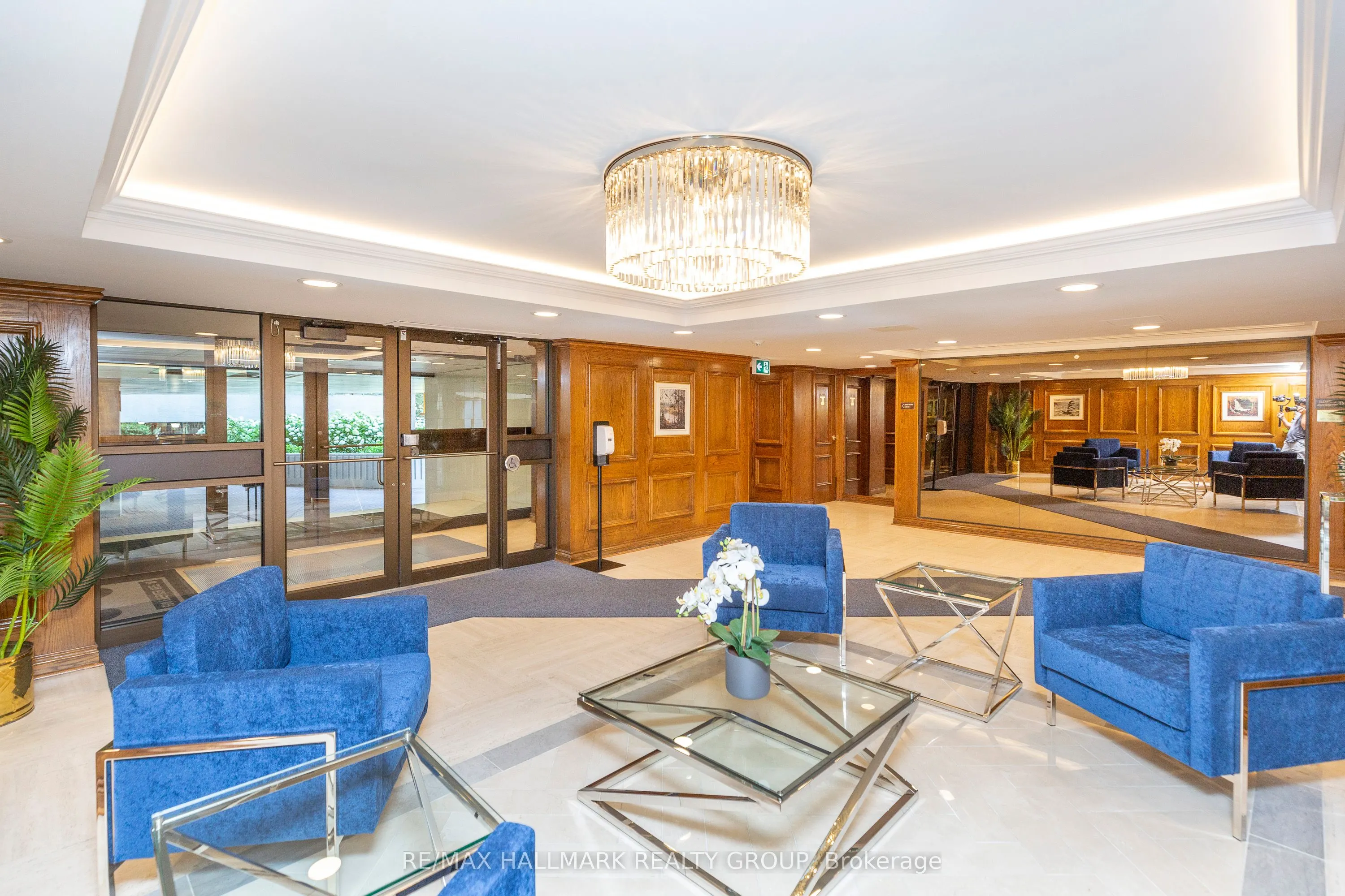 500 Laurier Avenue W, #908