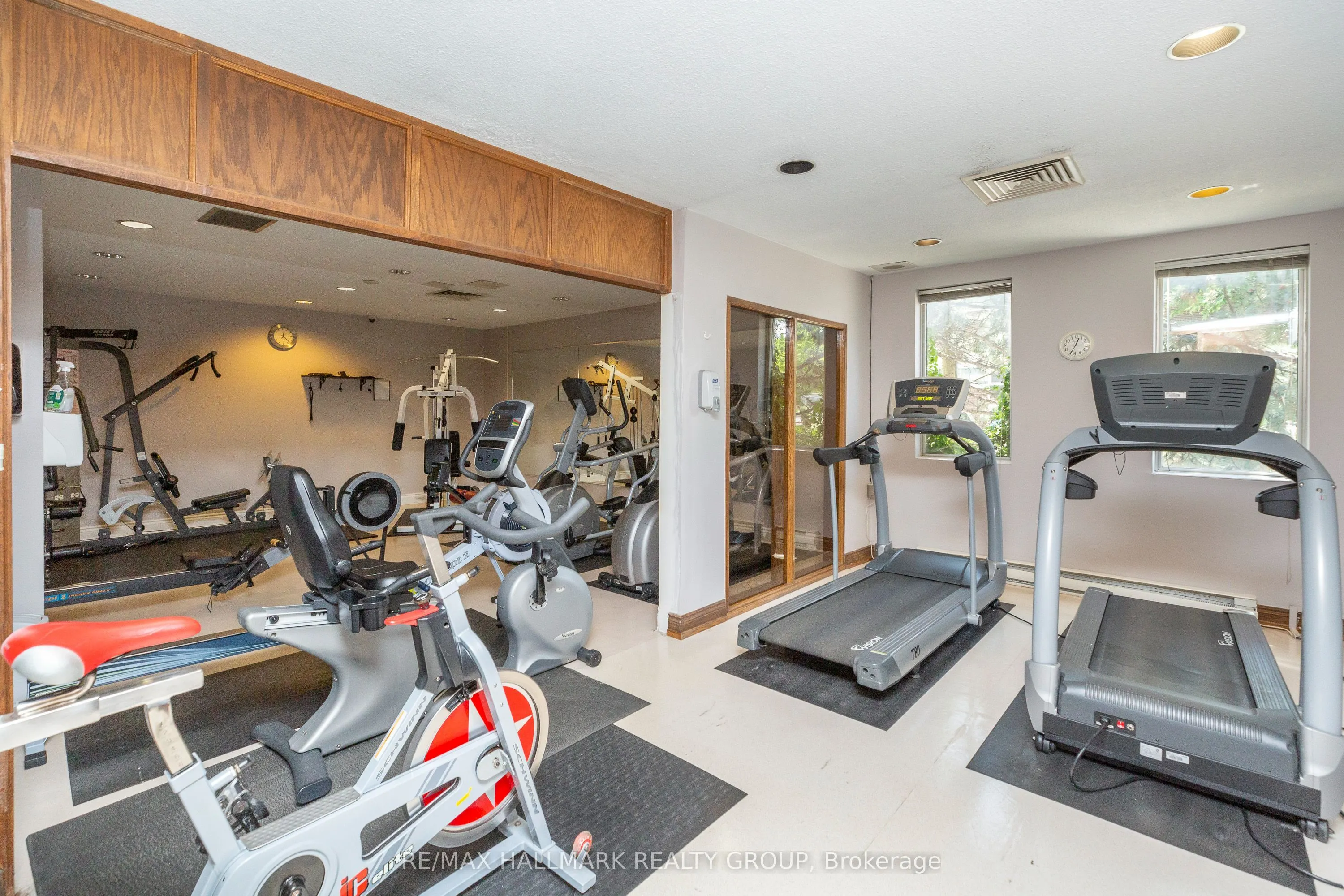 500 Laurier Avenue W, #908