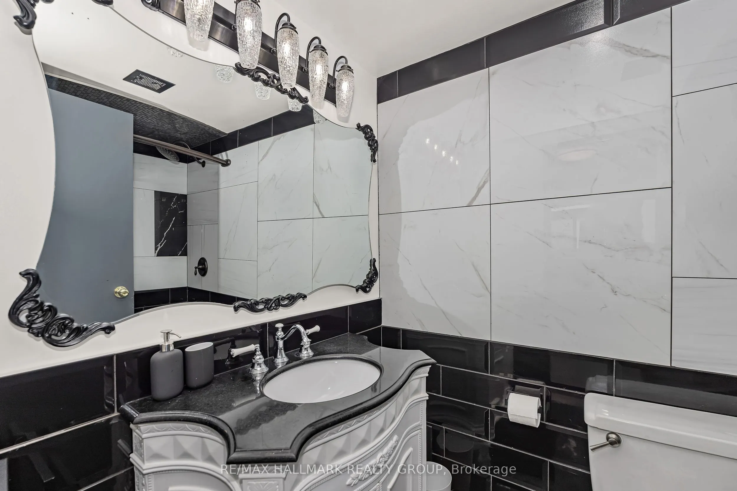 500 Laurier Avenue W, #908