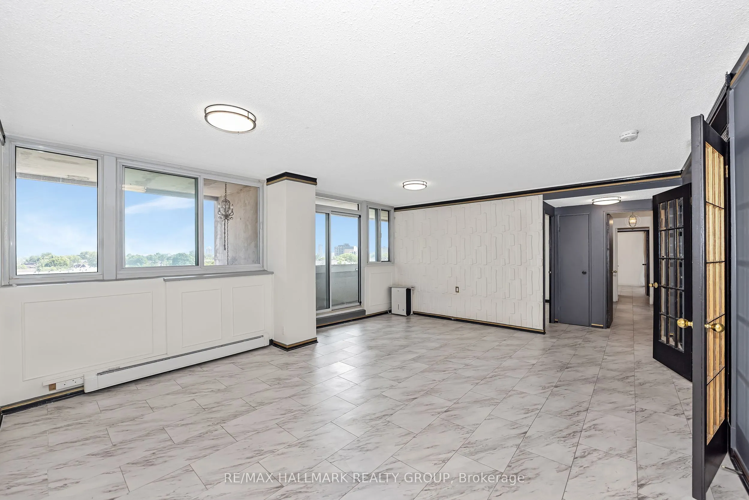 500 Laurier Avenue W, #908