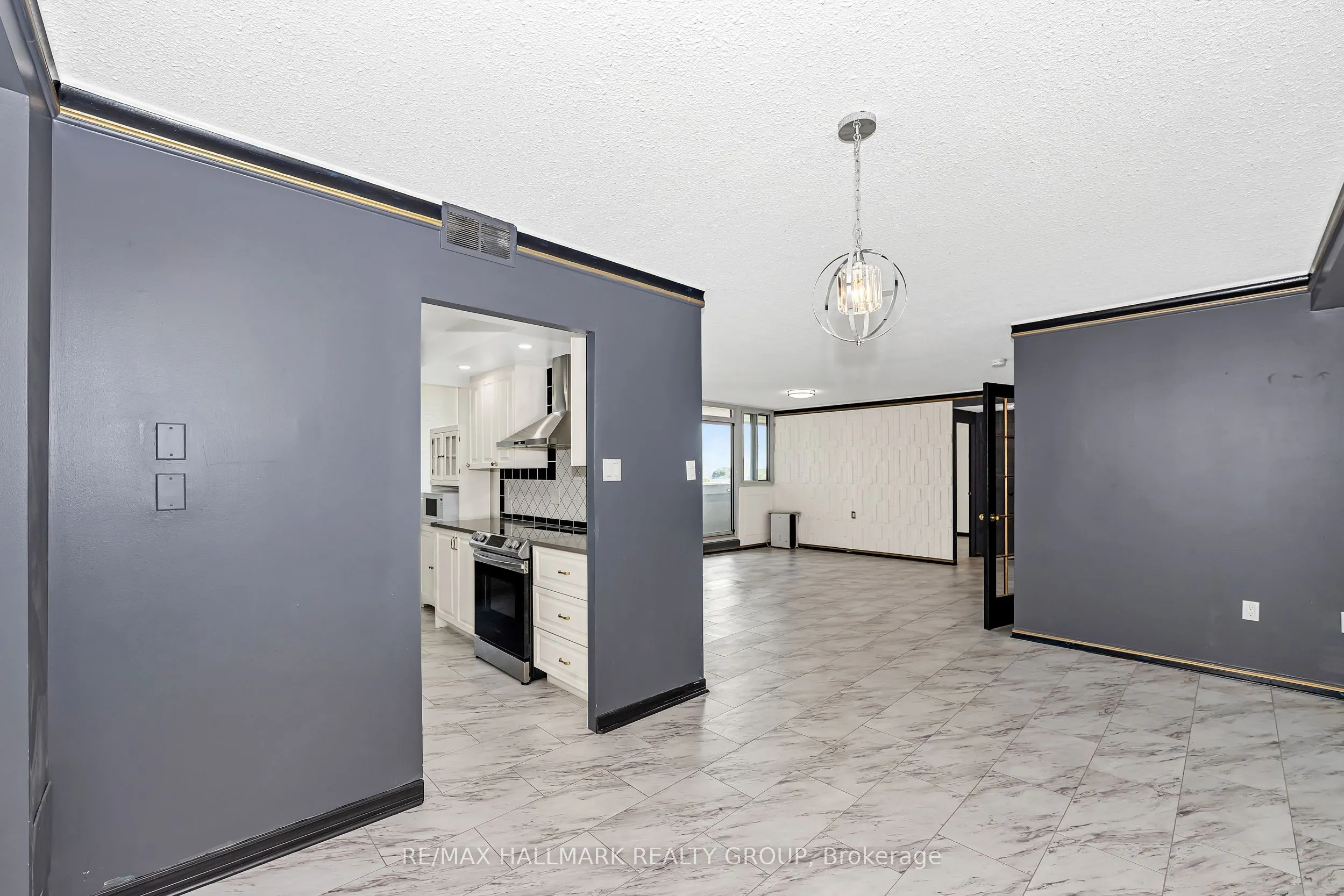 500 Laurier Avenue W, #908