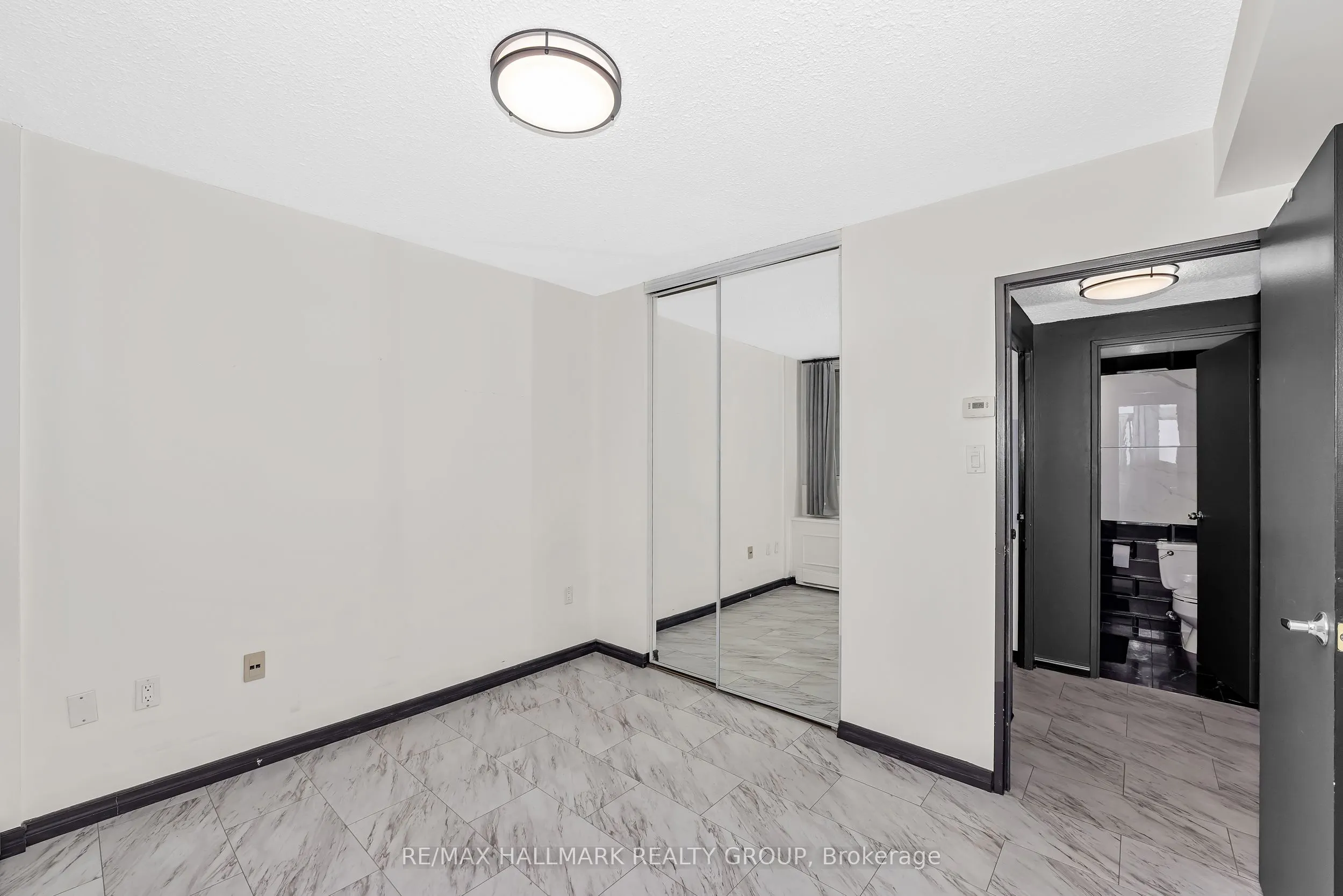 500 Laurier Avenue W, #908