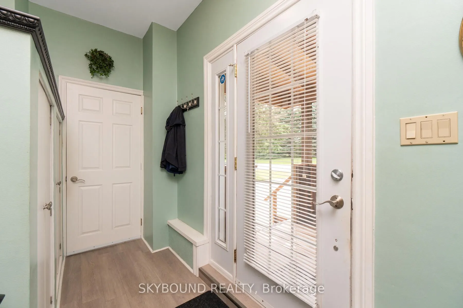 9206 Sideroad 17 Road