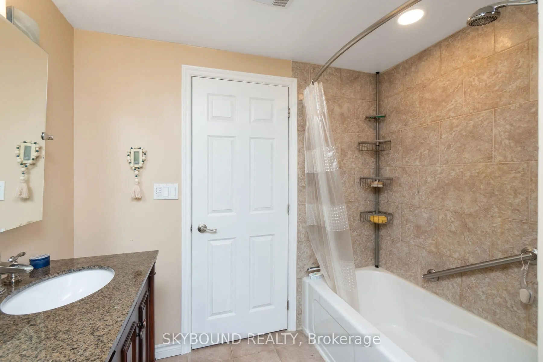 9206 Sideroad 17 Road