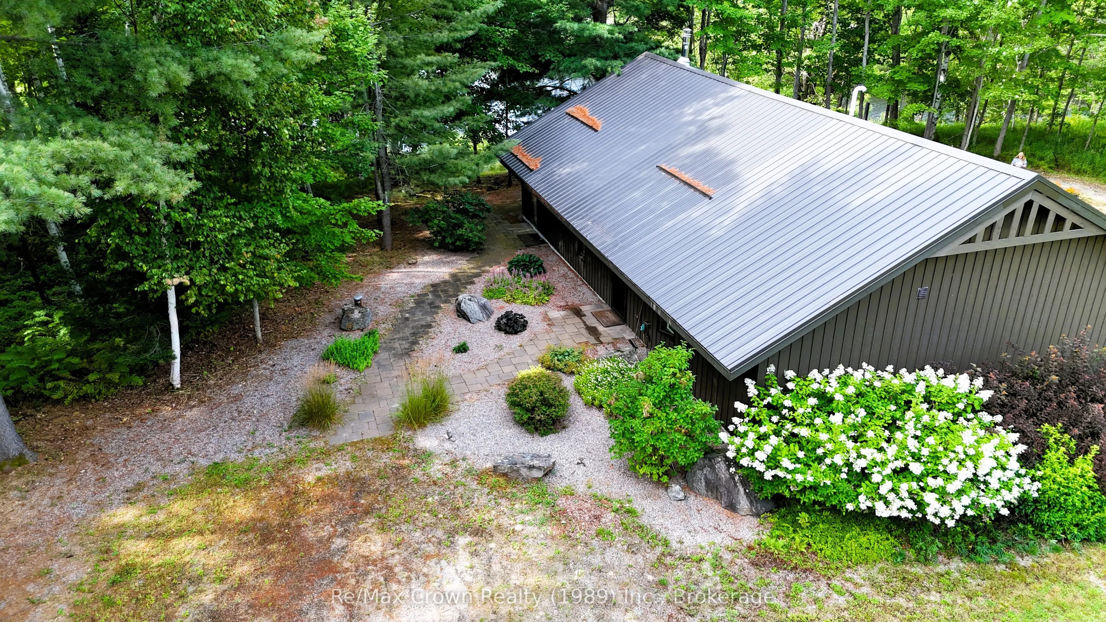 121 Lake Nipissing Road