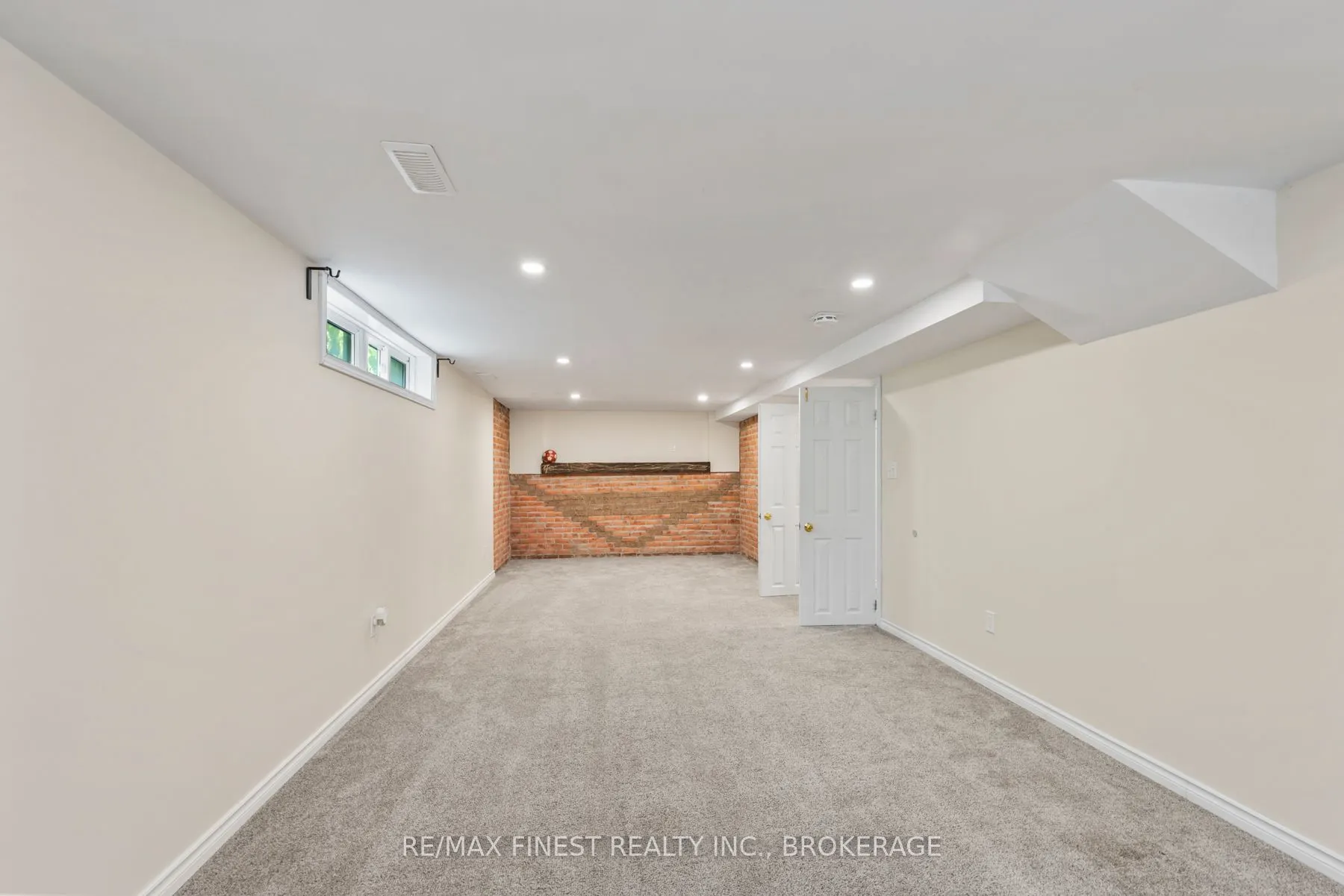 5 MICHAEL GRASS Crescent